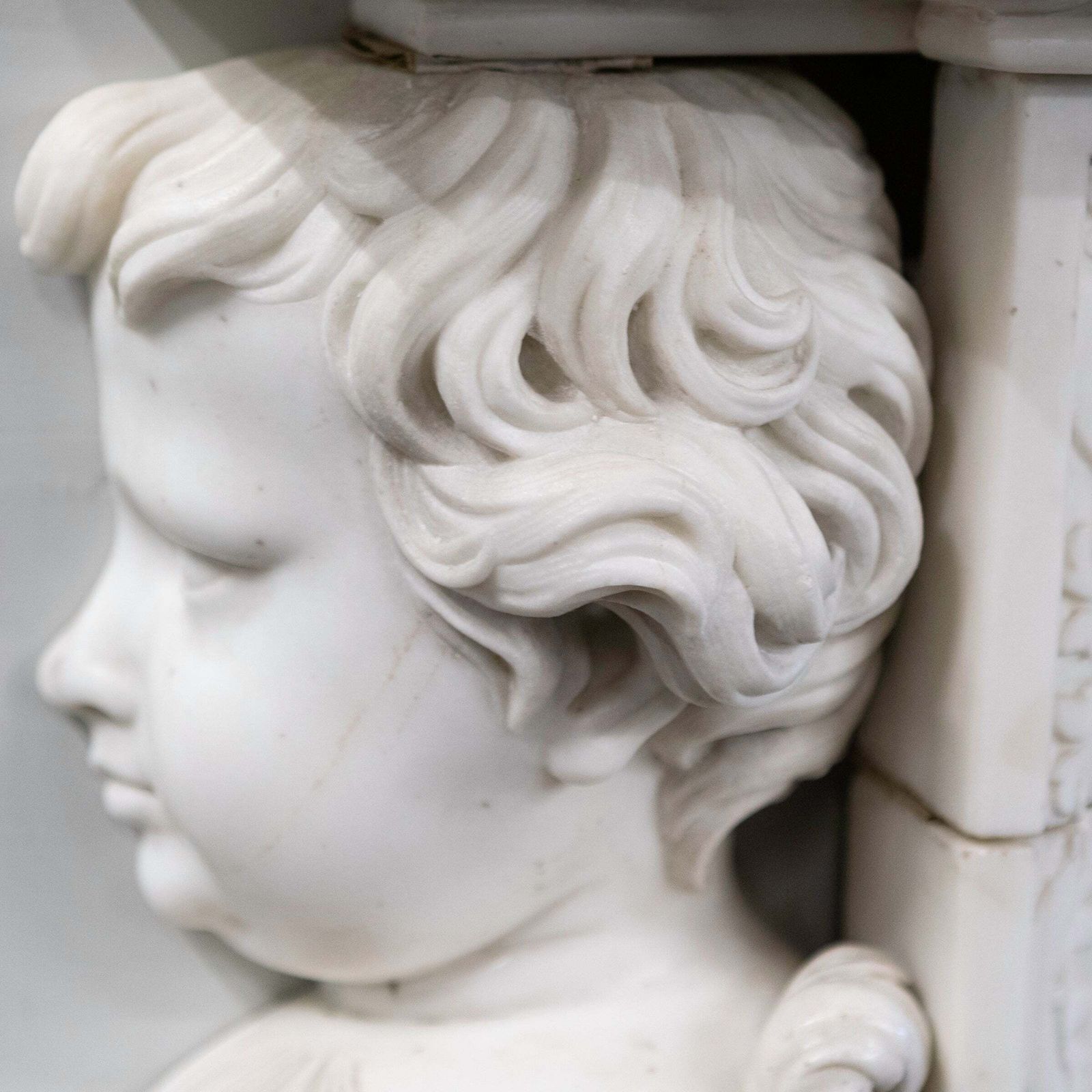 photo vinterior 18th Century English Baroque Marble Fireplace | Appuldurcombe House