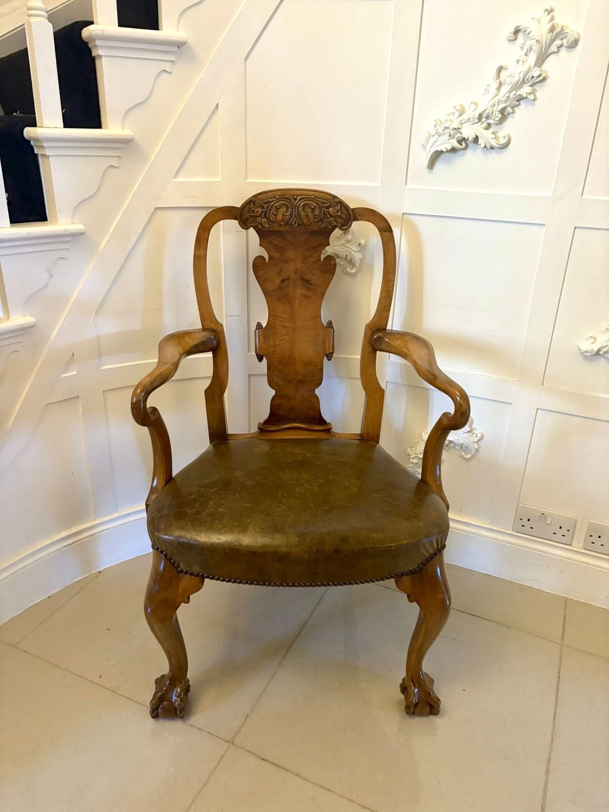 Outstanding Quality Antique 19th Century Carved Walnut Office Chair photo vintage