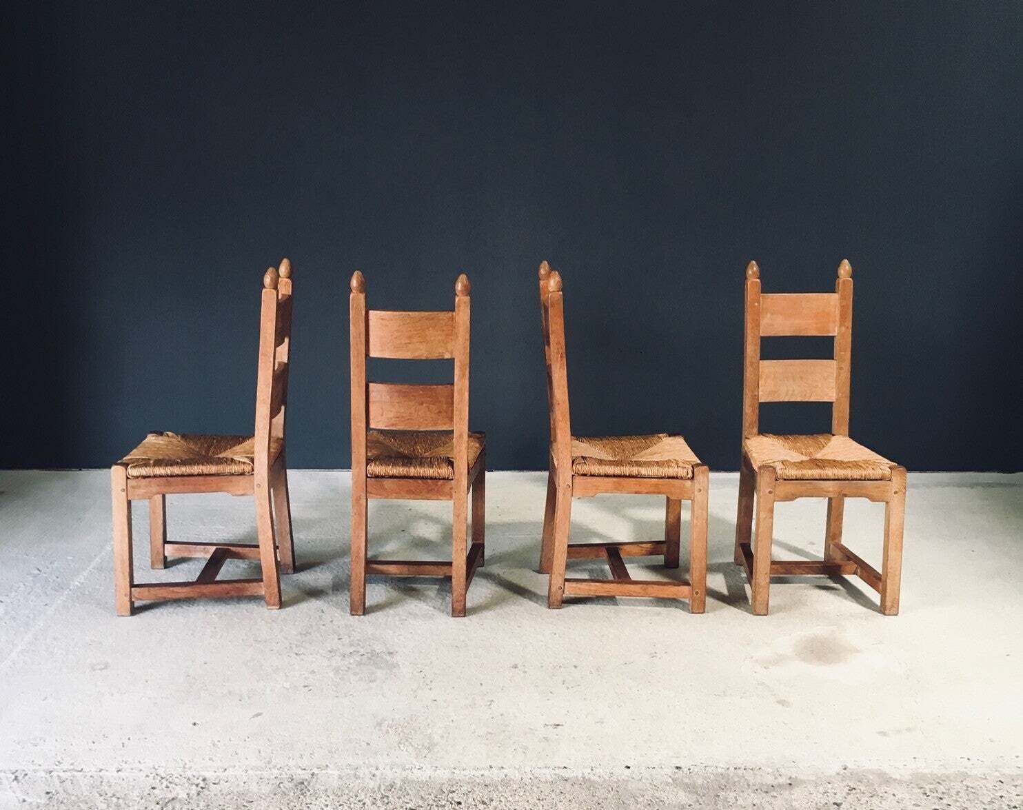 Meubels Handgemaakte, Zware Eiken Eetkamerstoelen Met Biezen Zitting, België, Ca. Jaren 1960 photo