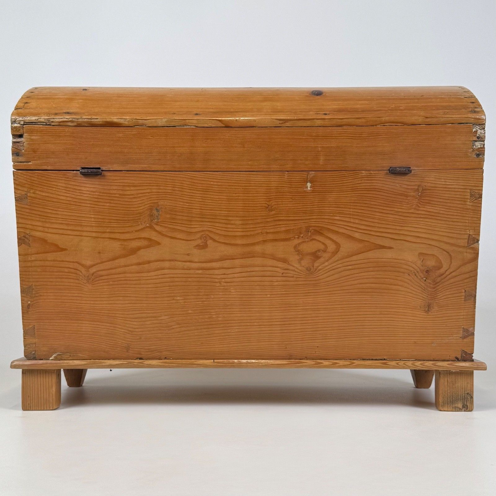 Antique 19th Century Dome Top Chest In Pine photo 585.0