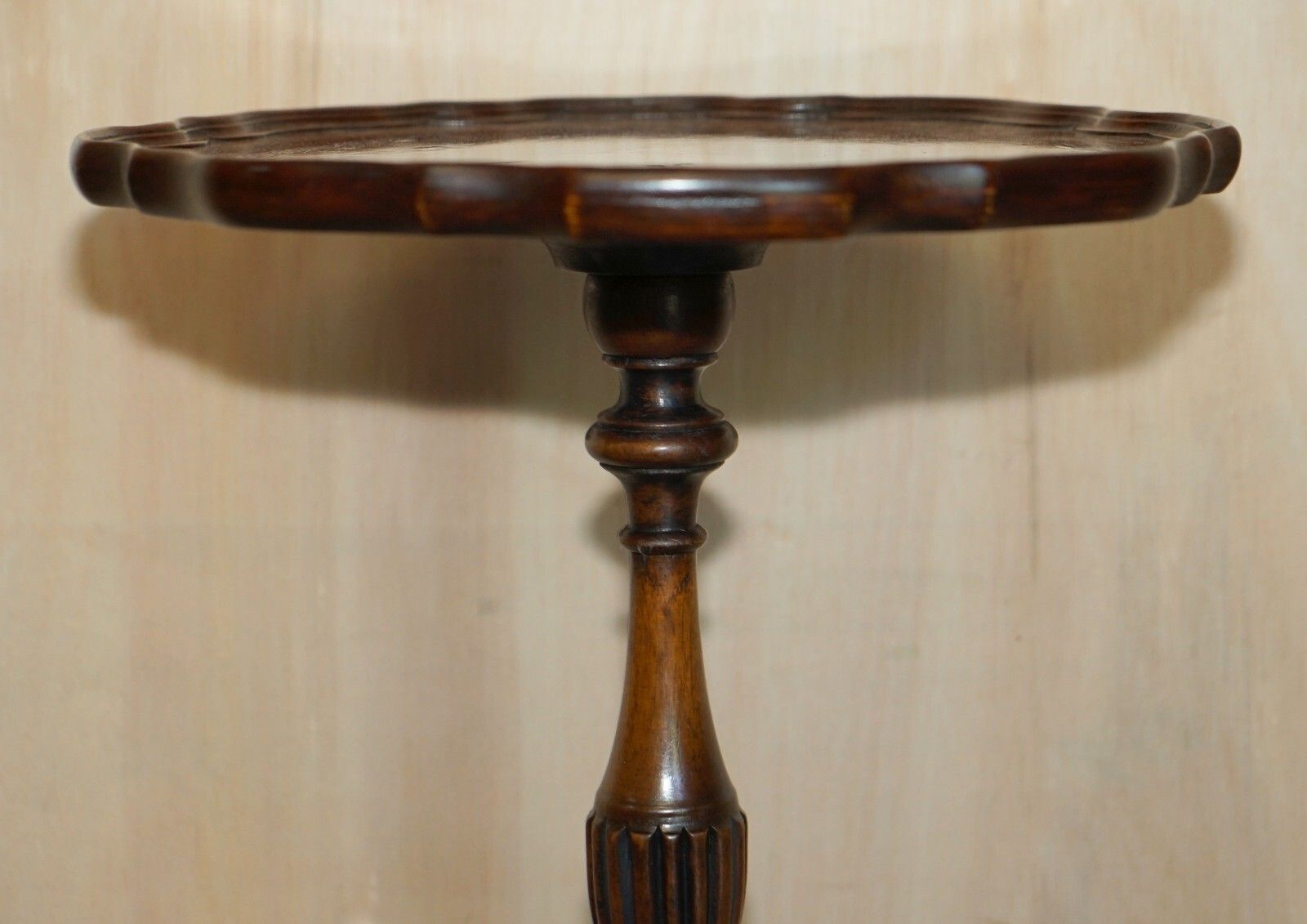 Vintage Mahogany Carved Legs Pie Crust Edge Tripod Lamp Side End Wine Table photo Furniture