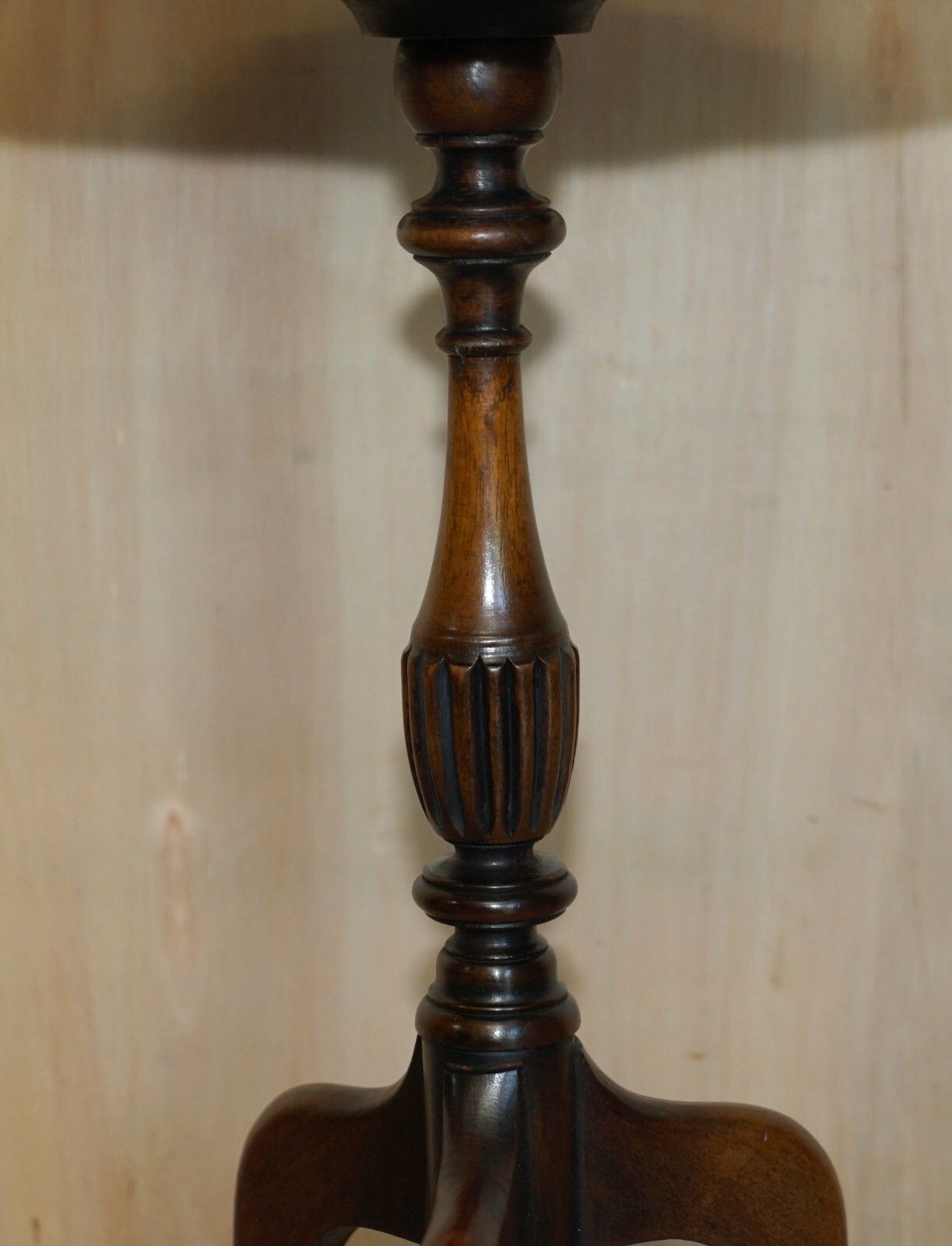 Vintage Mahogany Carved Legs Pie Crust Edge Tripod Lamp Side End Wine Table photo 575.0