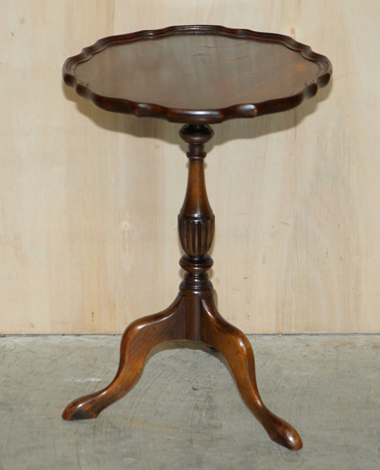 Vintage Mahogany Carved Legs Pie Crust Edge Tripod Lamp Side End Wine Table photo vintage