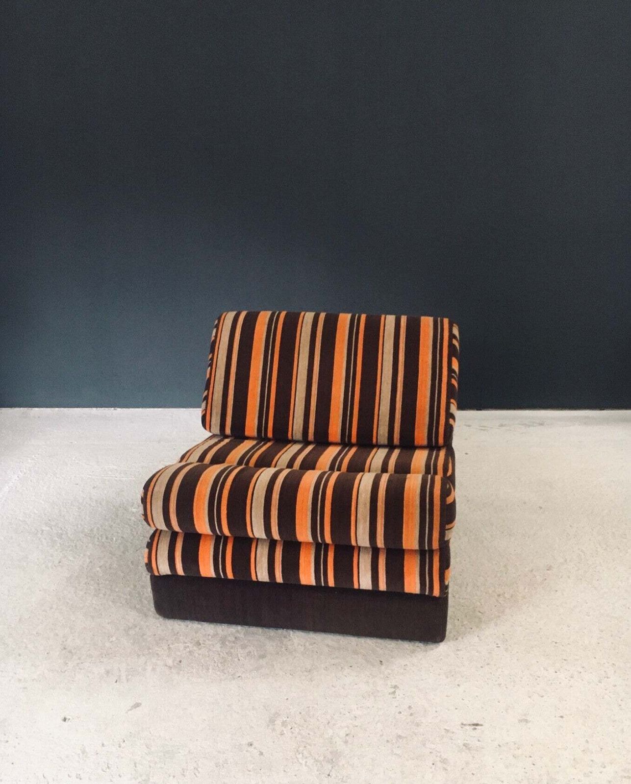 1970's Design Fold Out Extendable Lounge Chair photo for sale
