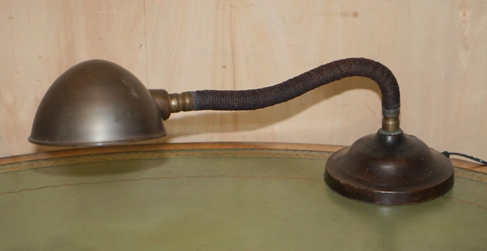 photo vinterior Stunning Antique Circa 1930's Art Deco Bankers Table Lamp Stitched Leather Rope