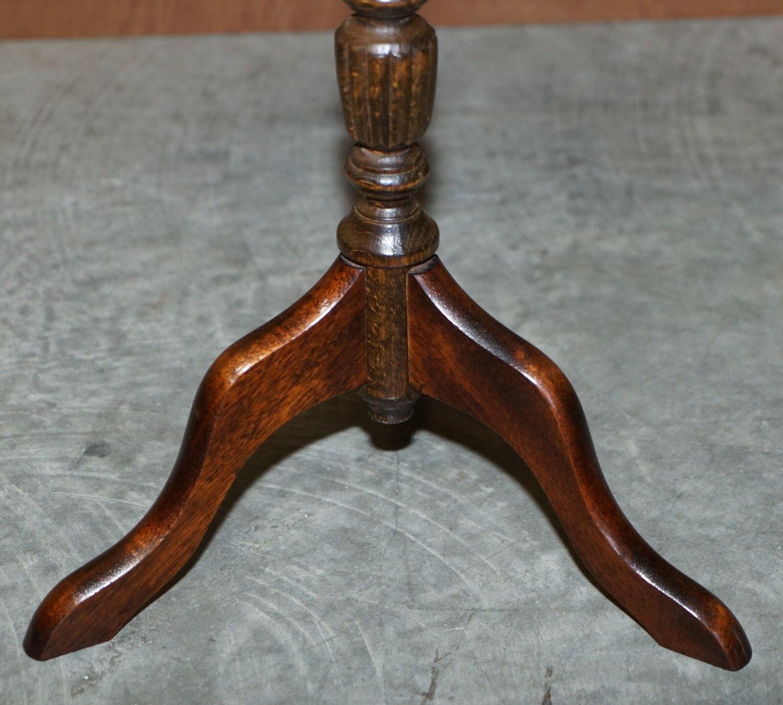 Vintage Mahogany Oxblood Tripod Side End Lamp Wine Table Hand Made In England photo buy
