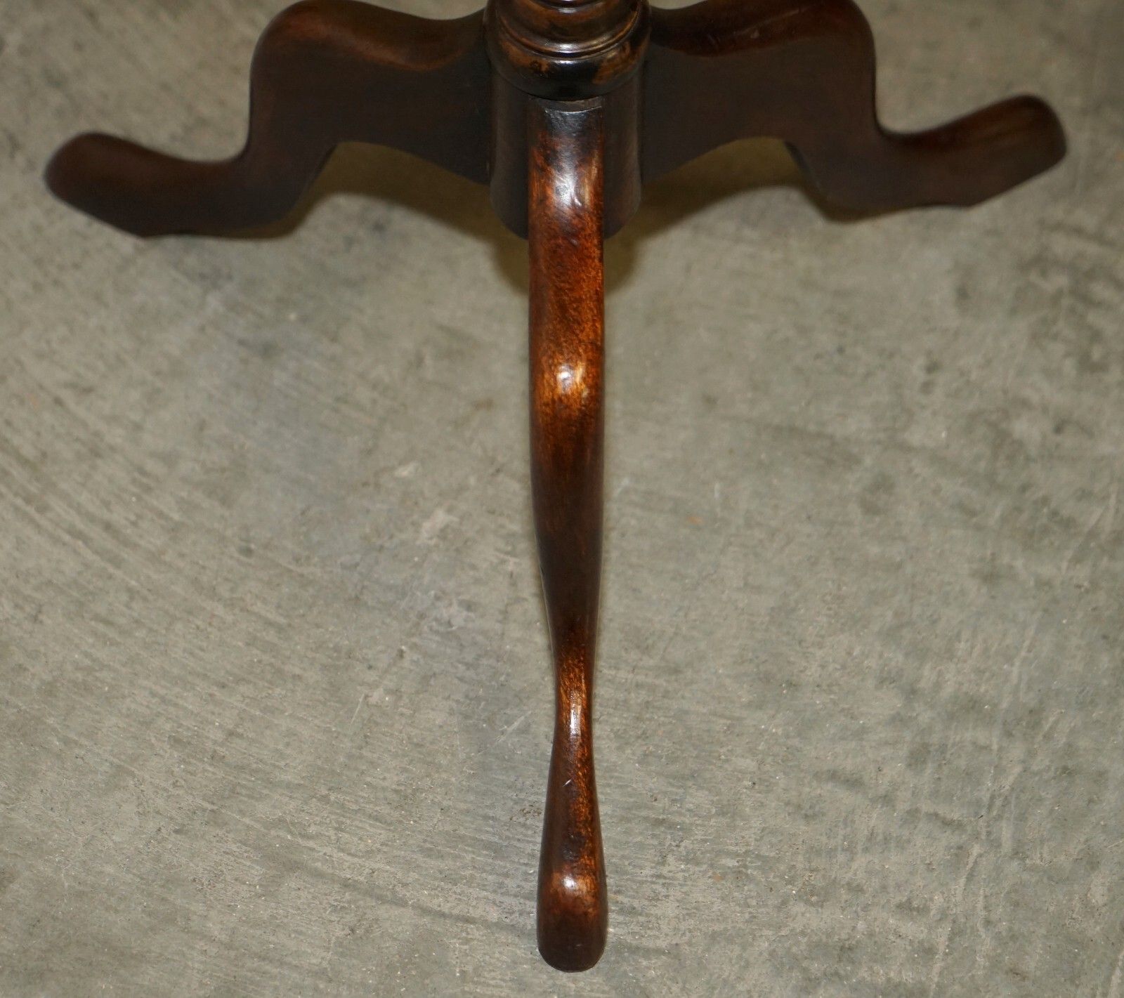 Furniture Vintage Light Mahogany With Sculpted Legs Tripod Lamp Side End Wine Table photo