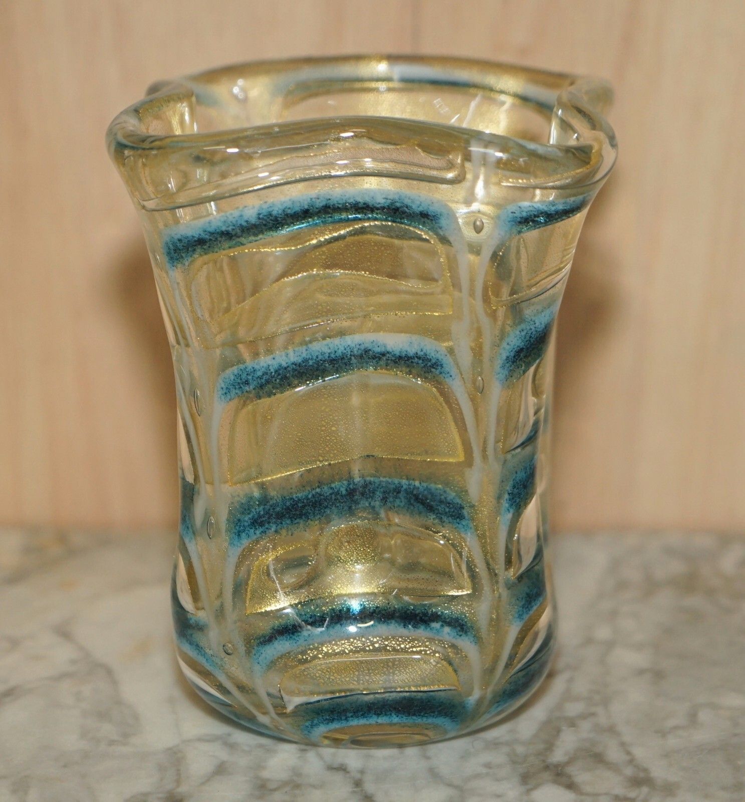 Beautiful Decorative Custom Made Decorative Glass Vase With Crimped Design photo furniture