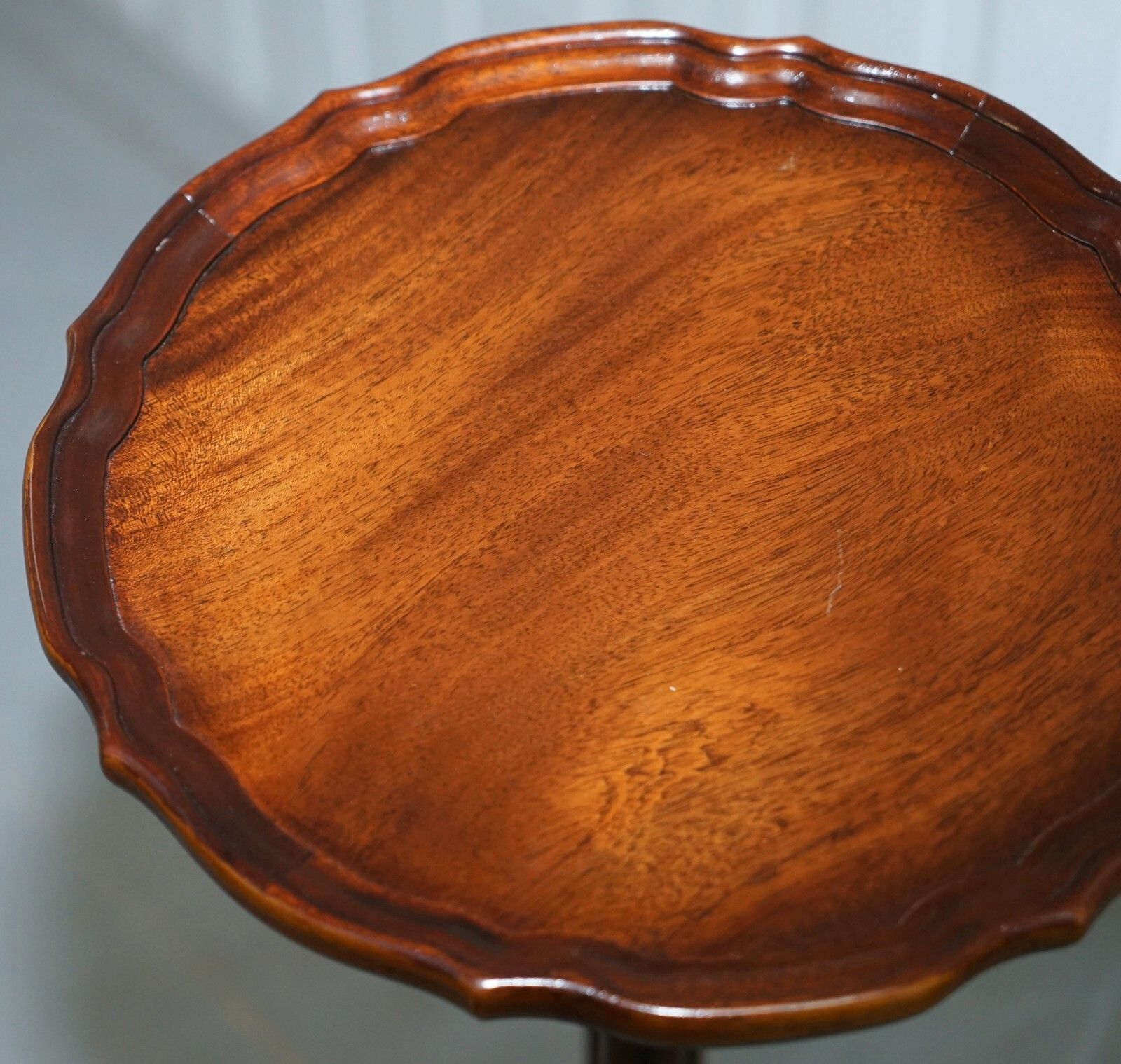 photo furniture Tall Hand Carved Mahogany Jardiniere Stand, Claw & Ball Feet Scalloped Edge Top