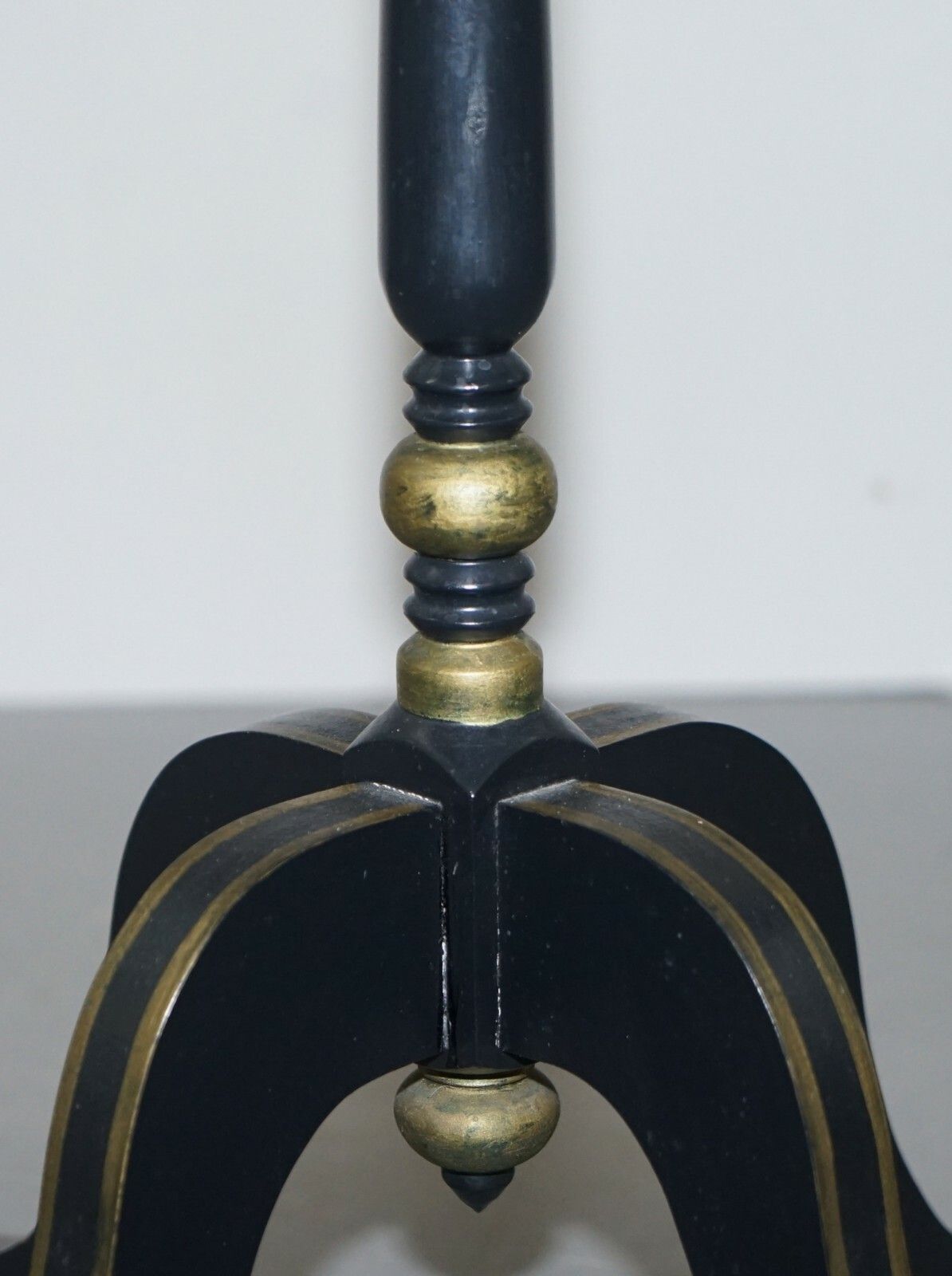 photo furniture Lamp Side End Table With Ebonised Black Frames And Gold Gilt Wood Detailing