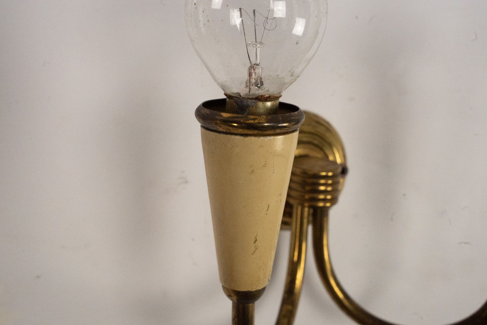 Set Of Four Mid Century Sconces In Lacquer And Brass. Italy 1950s photo vinterior