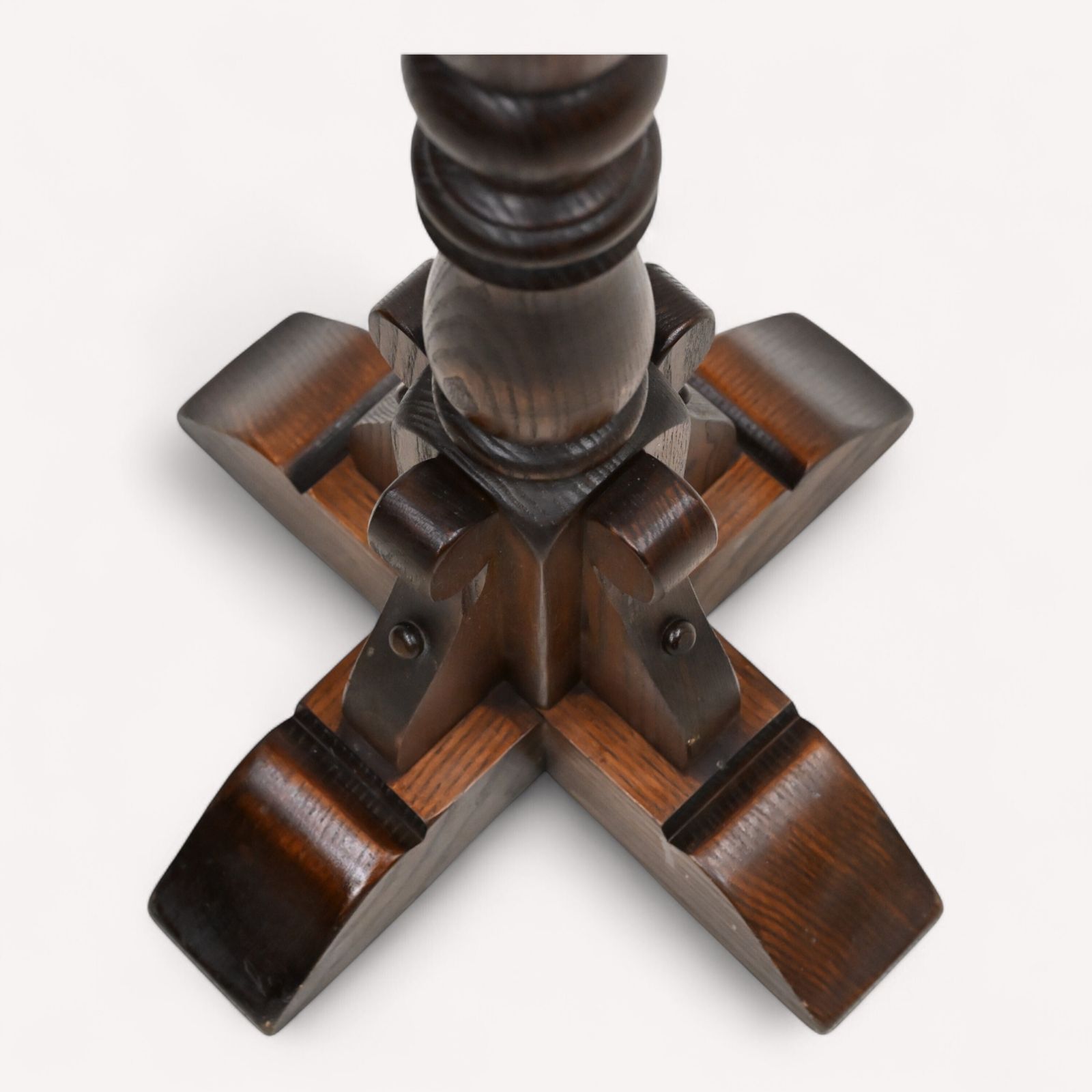 327.0 Old Charm Plant Stand Oak Tudor Brown Finish Model 2164 Free Nationwide Delivery photo