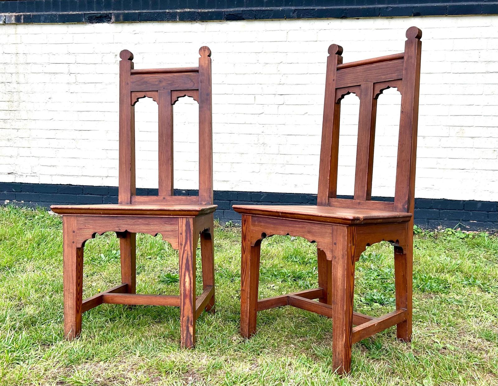 Pair Of Pitch Pine Gothic Antique Chapel Church Chairs Vintage Altar Industrial Retro Kitchen Dining Old Wooden Wedding photo furniture