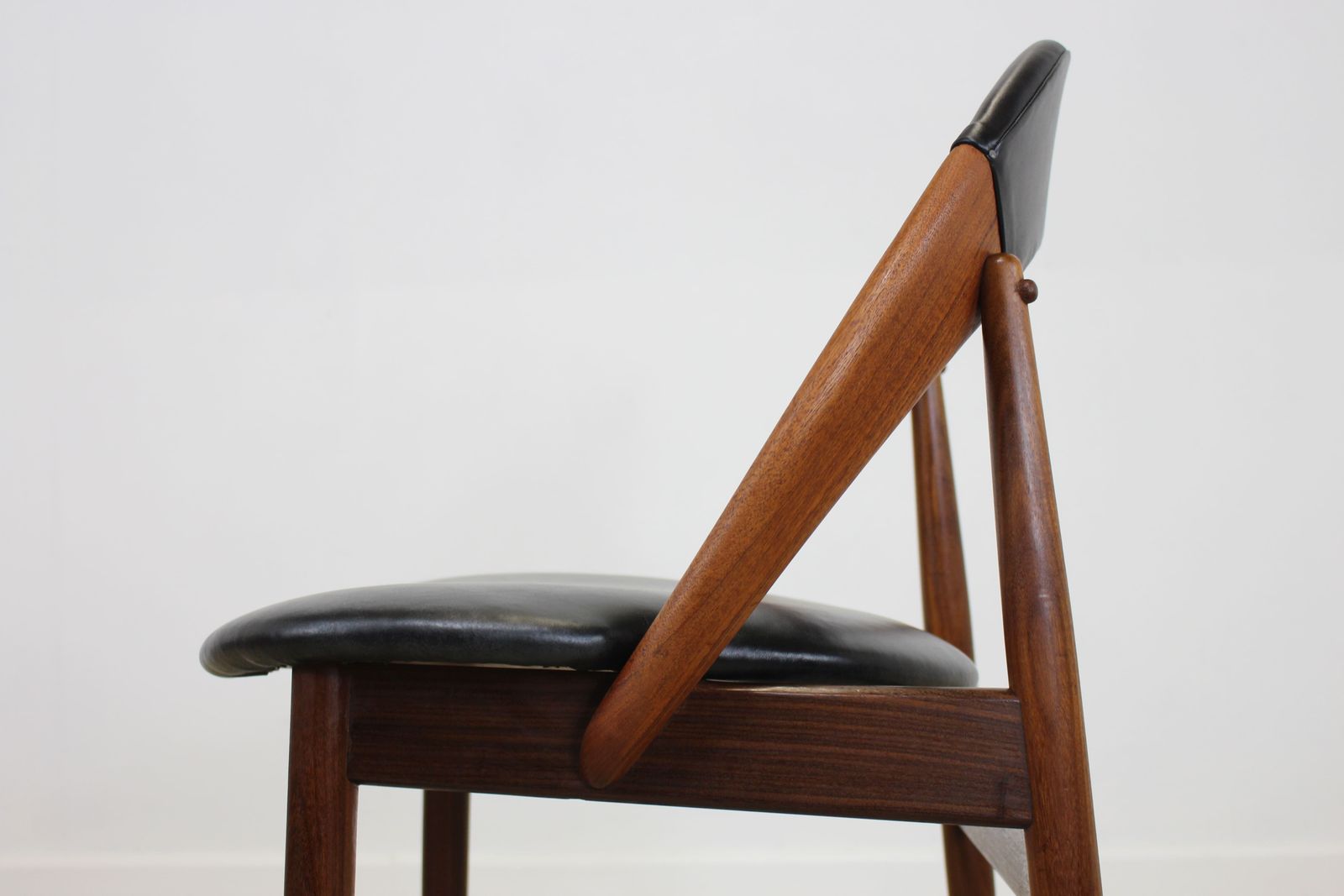 Rare Pair Of Danish Hoop Back Chairs By Arne Hovmand Olsen photo Furniture