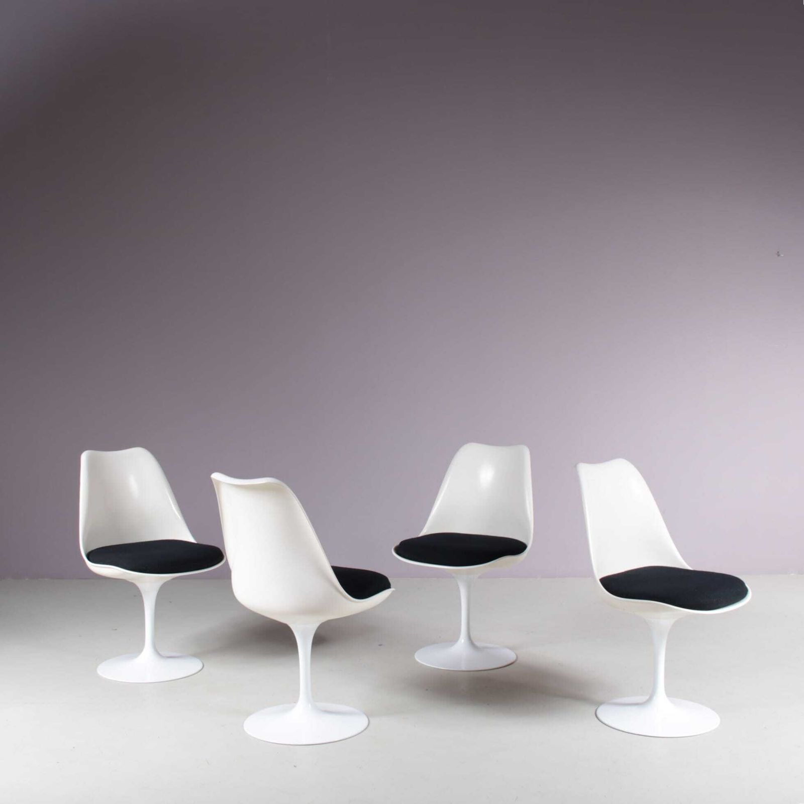 “Tulip” Chairs By Eero Saarinen For Knoll International, 1970s photo furniture