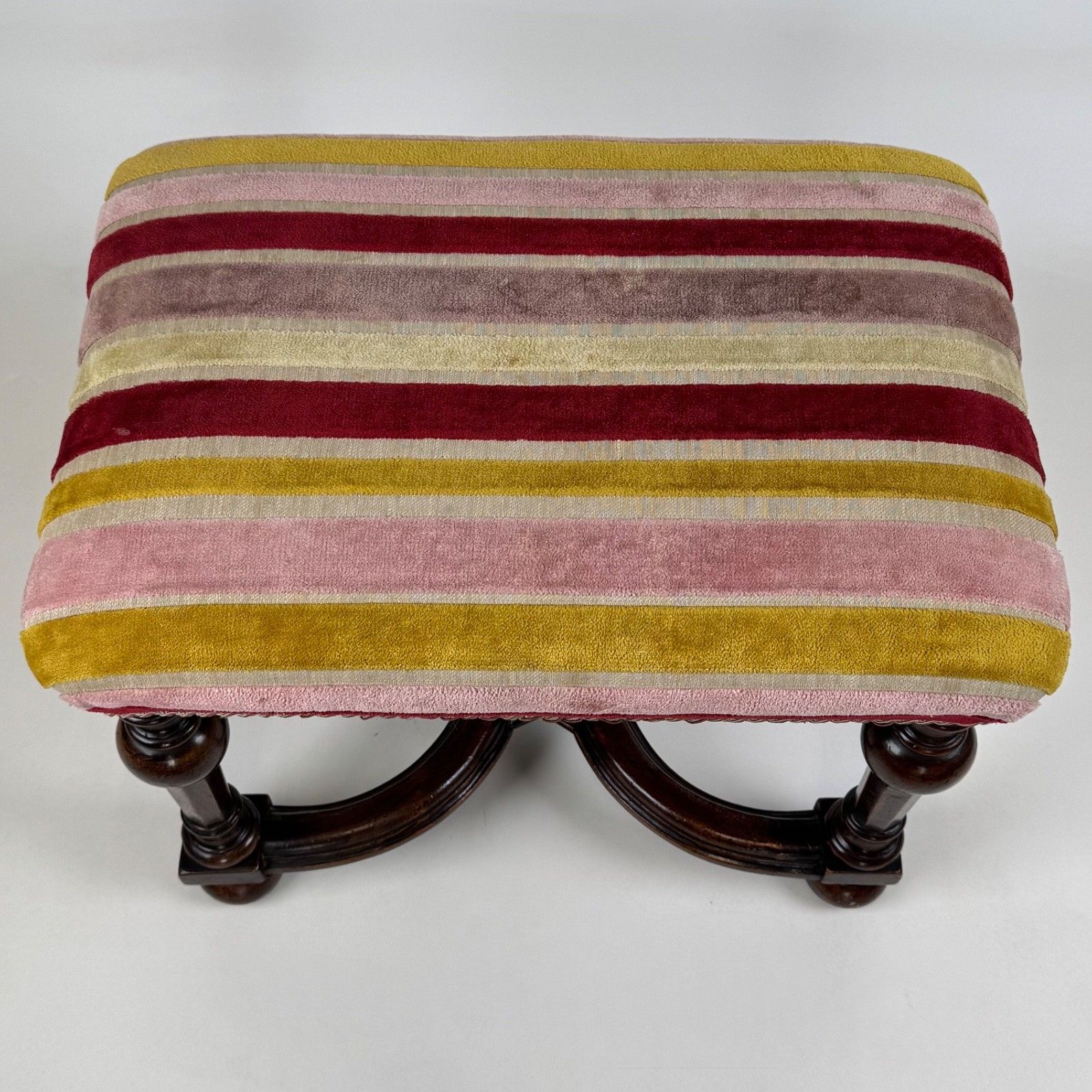 photo furniture Antique 19th Century William And Mary Style Stool In Mahogany