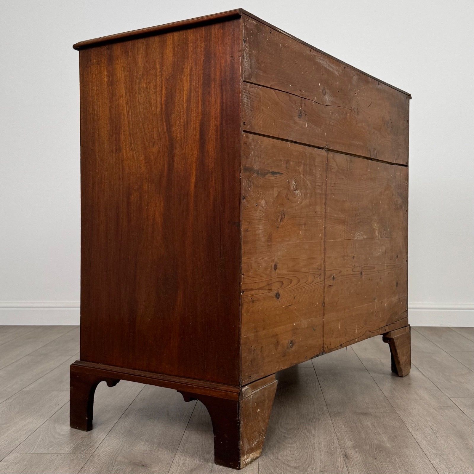 Antique 18th Century Fine Quality Chest Of Drawers In Mahogany photo Furniture