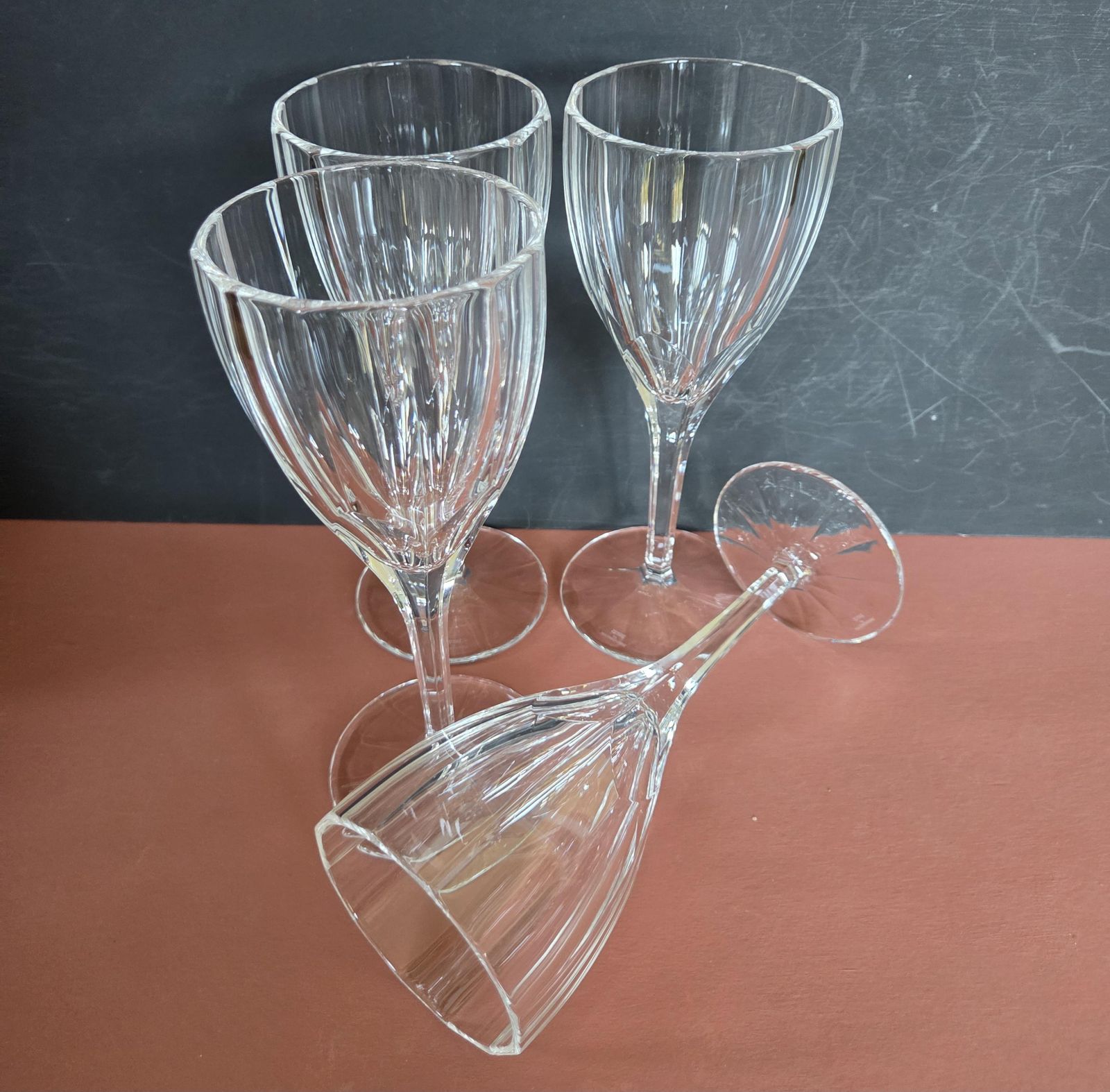 A Set Of 4 Vintage Stuart Crystal Large 8 Inch Wine Or Water Goblets In Ashbury Pattern, 1980s photo Home Decor