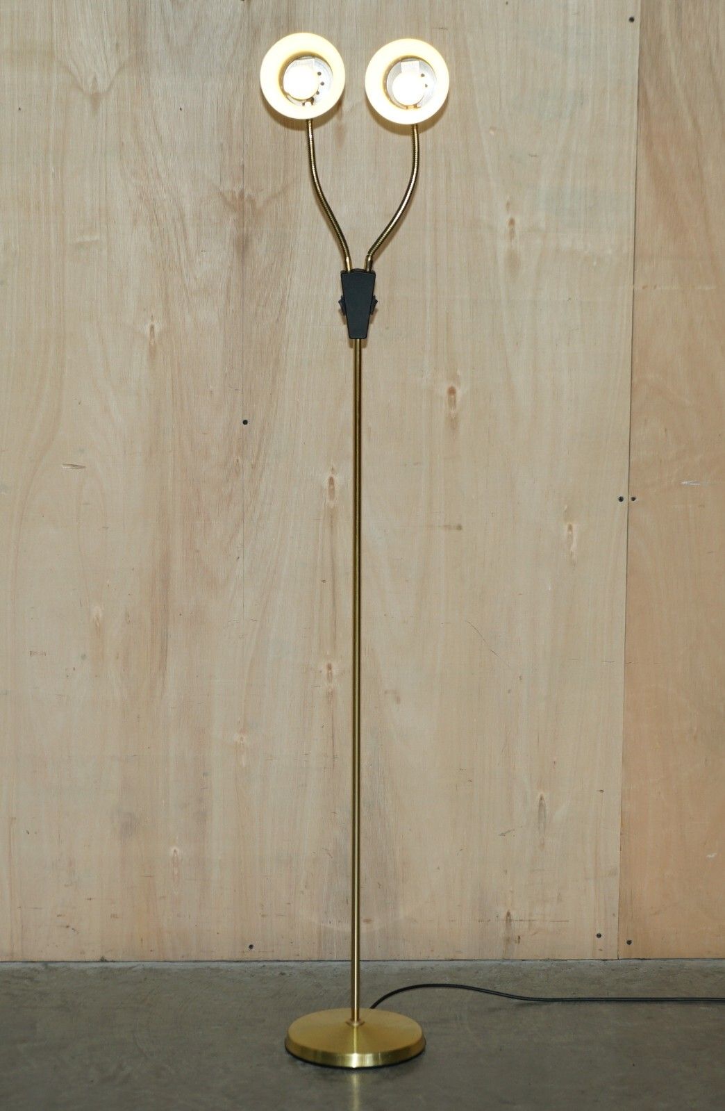 Lighting Nice Articulated And Adjustable Double Floor Standing Lamp With Twin Lamps photo