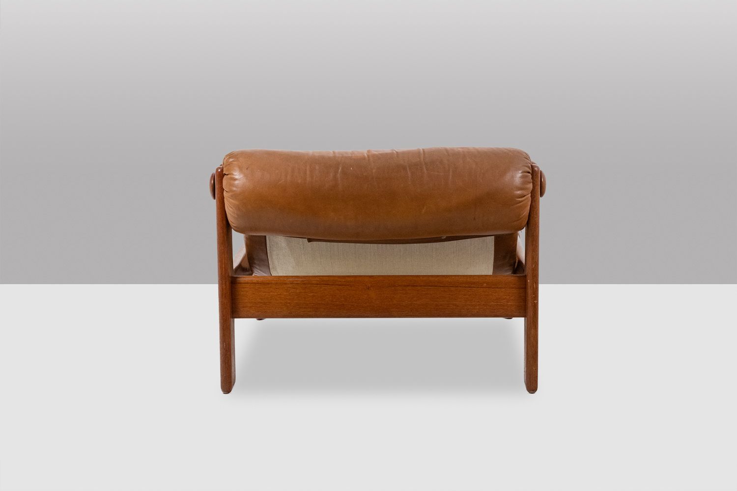 Chair And Ottoman In Blond Elm And Leather. 1970s photo vinterior