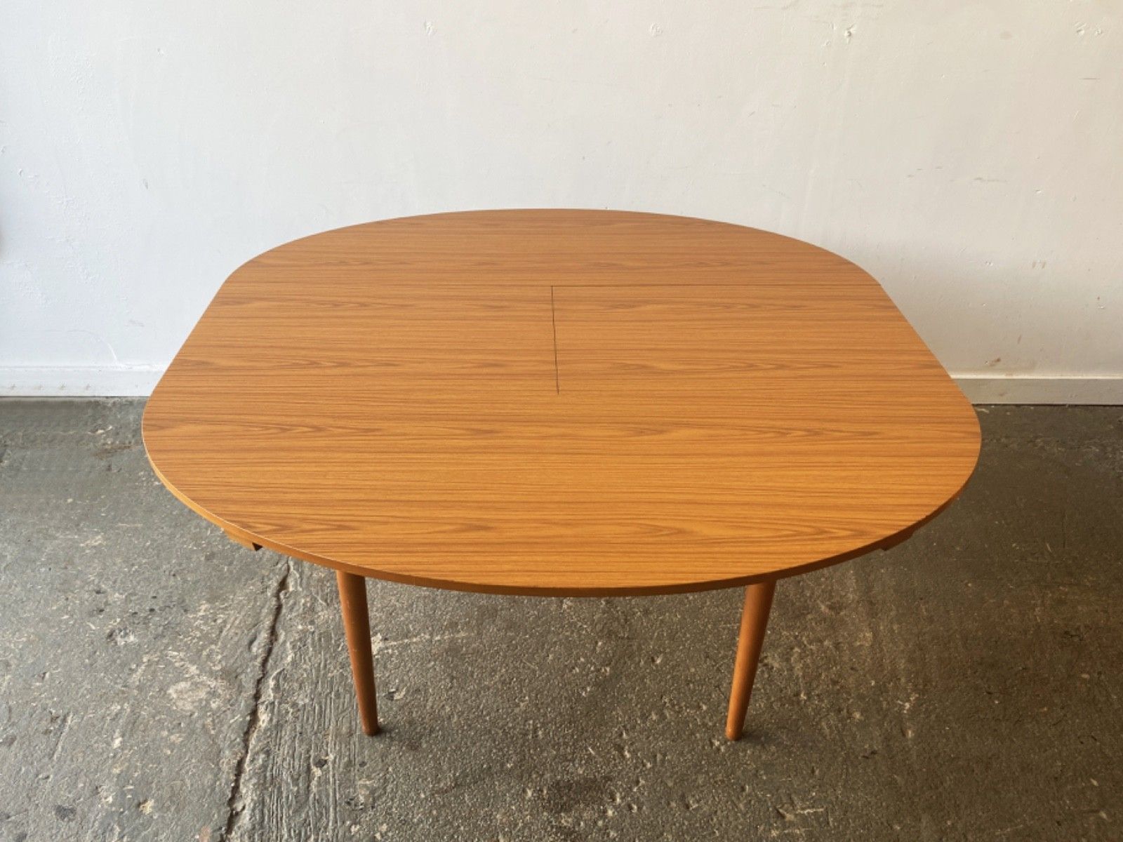 1960’s Mid Century Modern Extending Dining Table By Schrieber Furniture photo vinterior