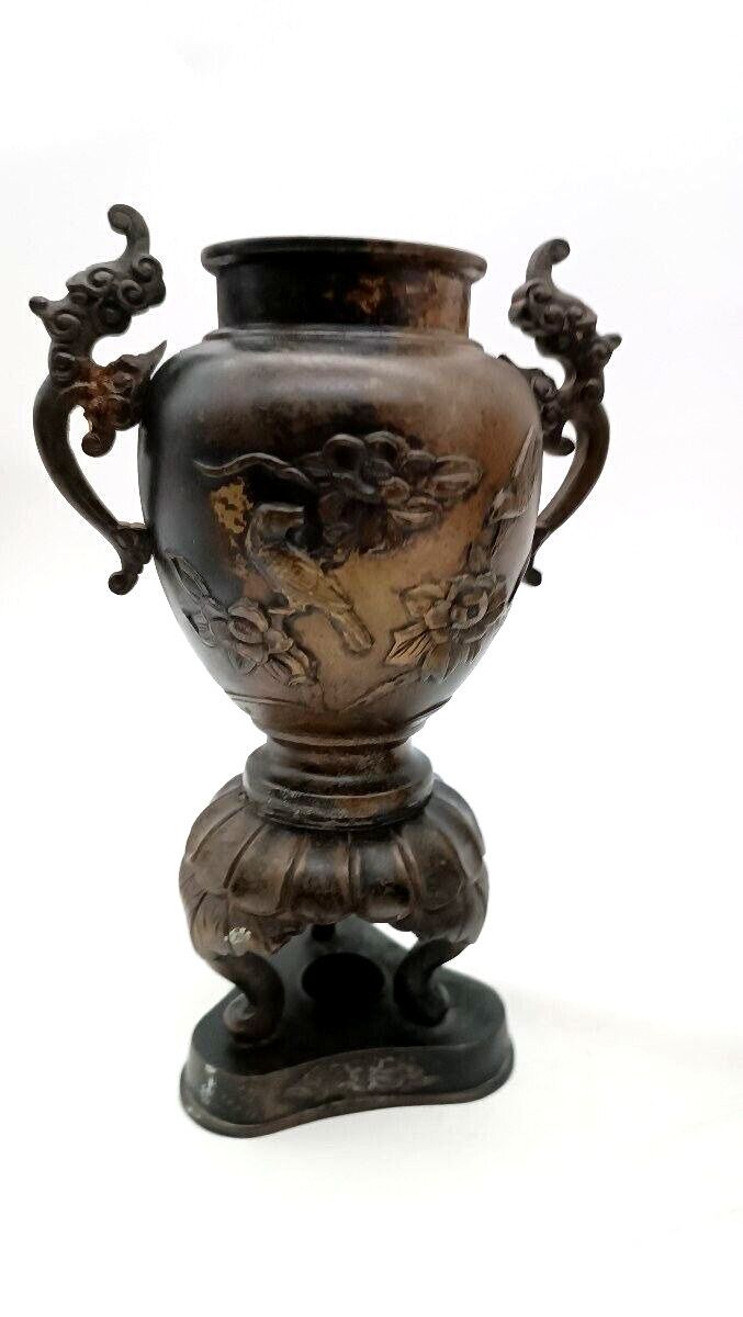 Pair Of 19th Century Bronze Japan Vases photo furniture