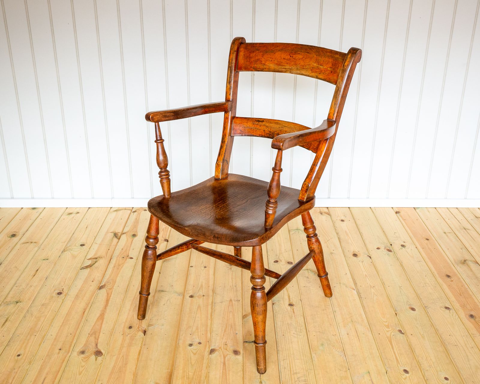 photo furniture Antique Painted Windsor Chair Country Bar Back Oxford Armchair Farmhouse 1850 Rusti.C Country House Carver Victoria.N