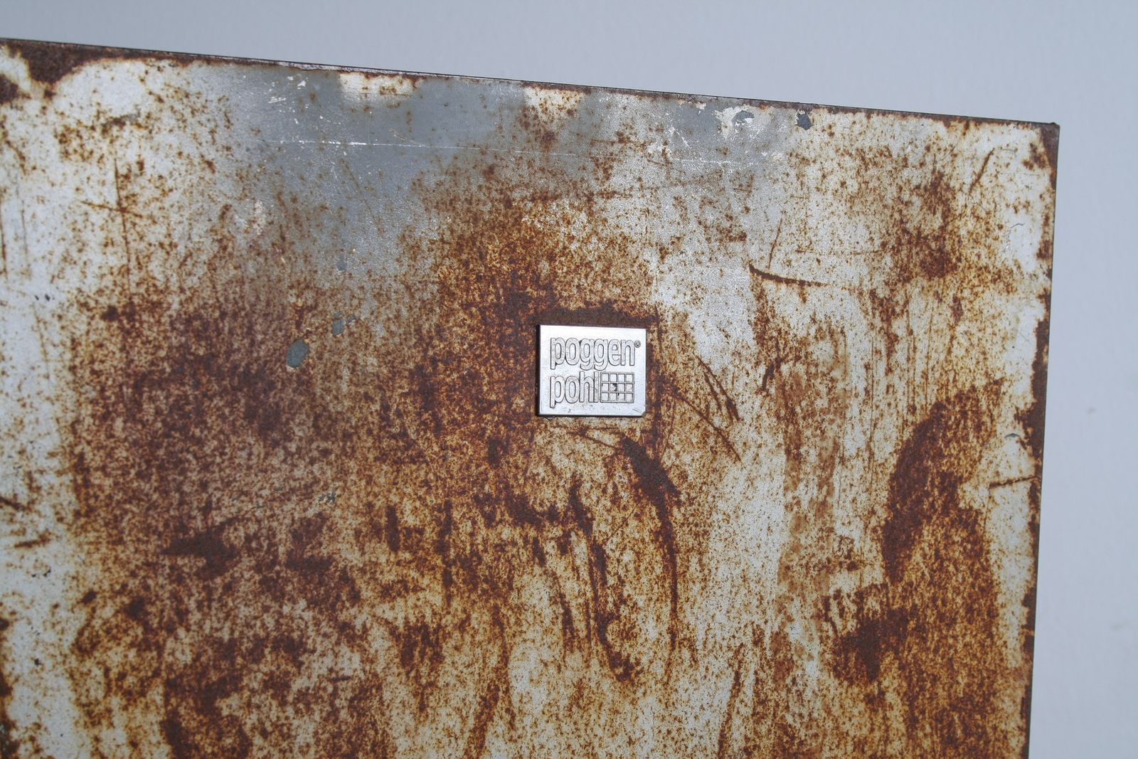 photo vinterior A Pair Of Brutalist Industrial Metal Plant Stands By Poggen Pohl