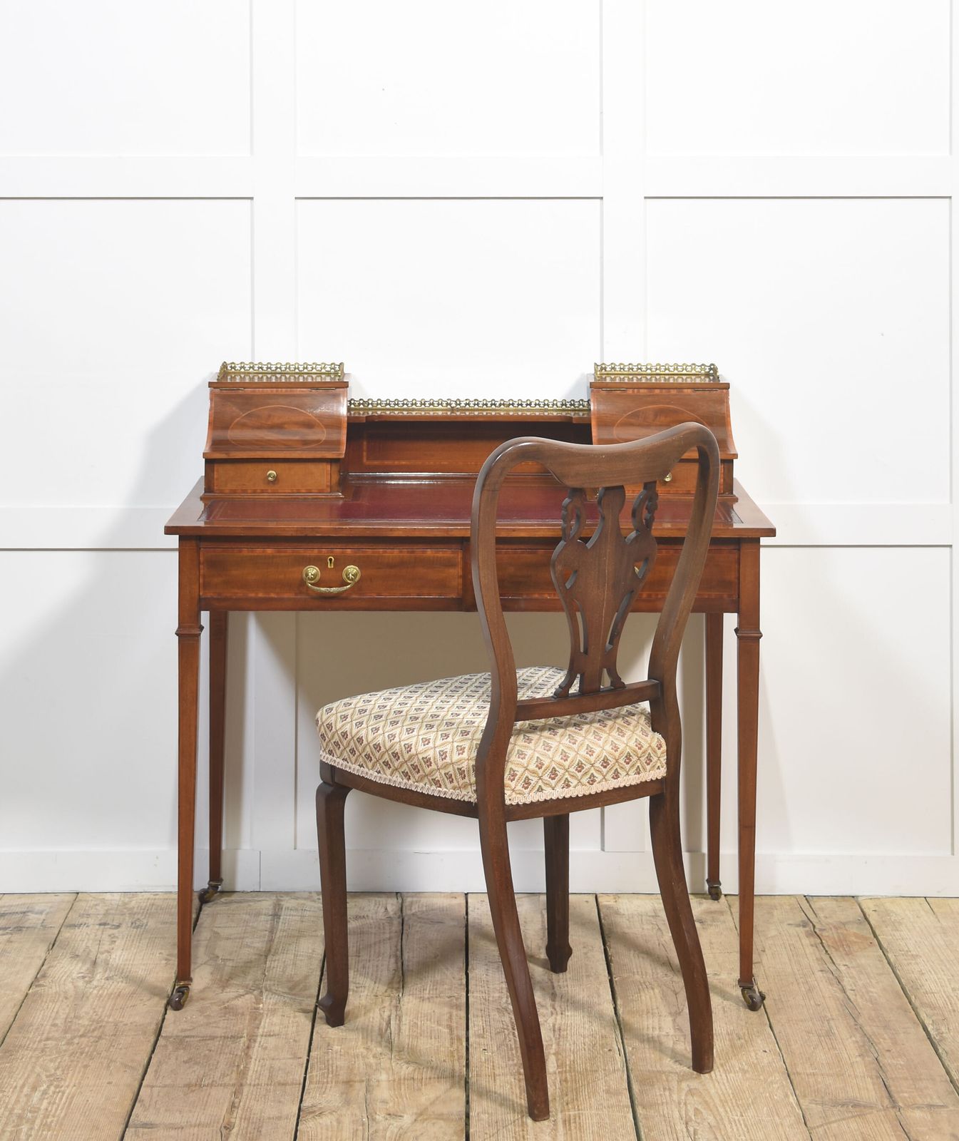 1674.0 Mahogany Writing Desk With Satinwood Inlay photo