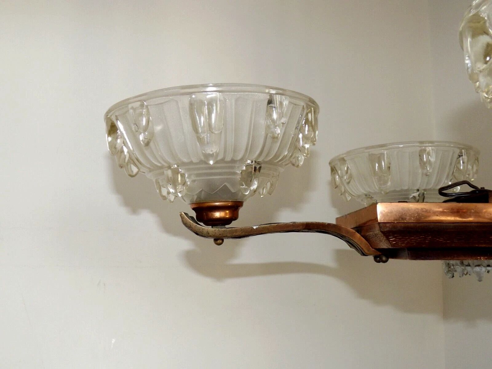 photo furniture Lustre Art déco français 6 bras, 10 lumières, de style Petitot Ezan, finition cuivrée