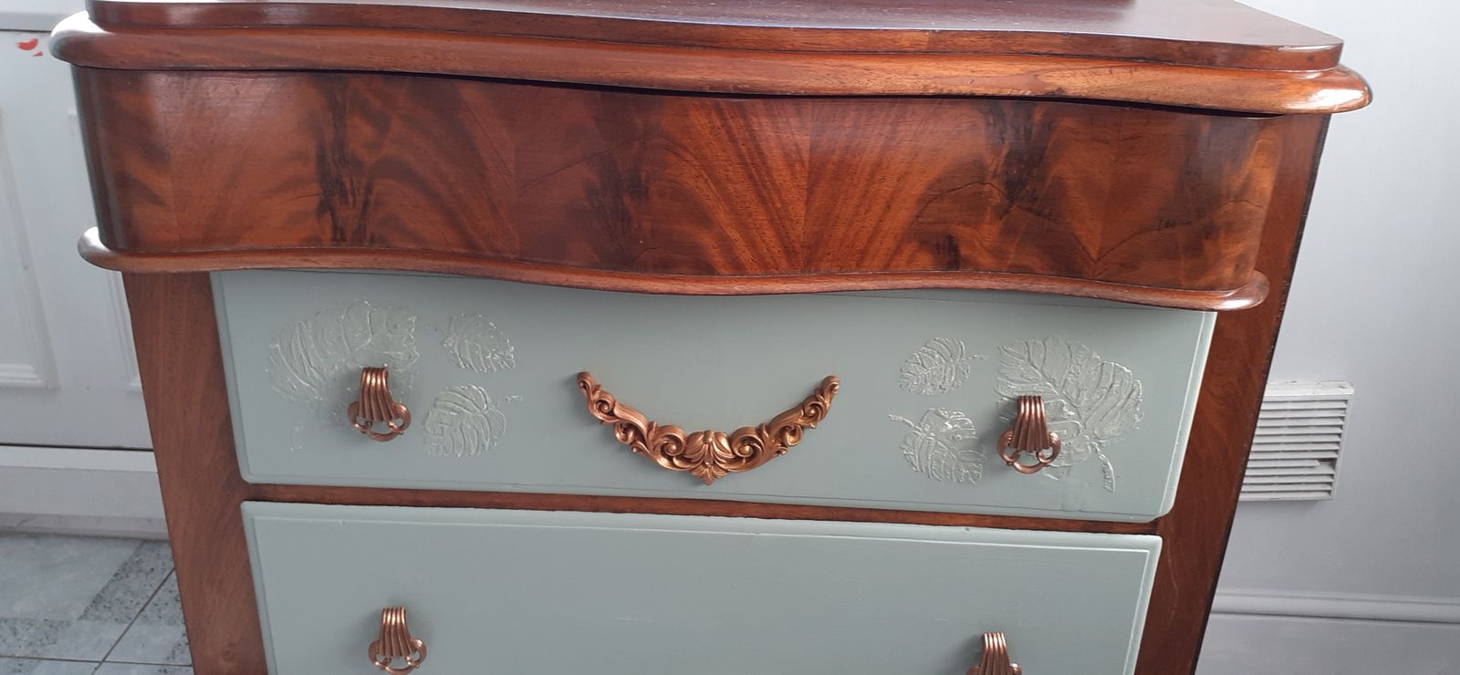 Reduced Stunning , Victorian Flame Mahogany. Large Serpentine Chest With Shaped Feet. This Is  A Class Act photo furniture