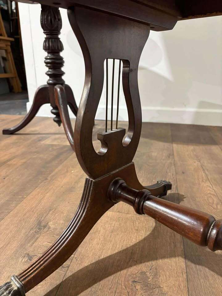 photo vinterior Regency Style Drop Leaf Table