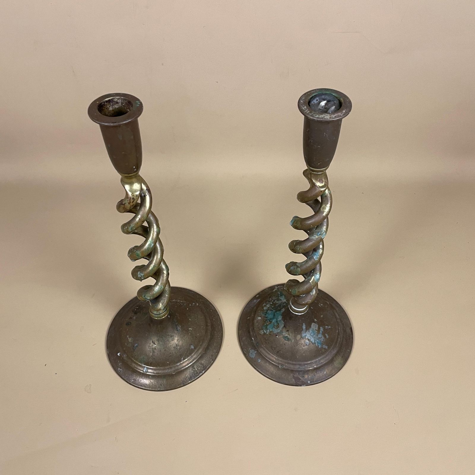 Antique Matching Pair Of Gold Brass Metal Candlestick Candle Stick Vintage Column Taper Dinner Candlesticks Twisted Twist Round Base Holders photo 50.0