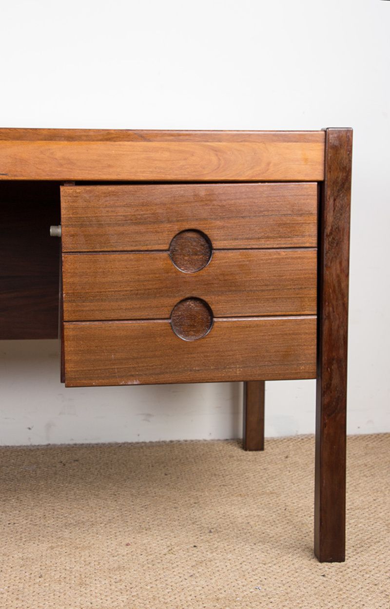 Grand bureau de direction danois en palissandre par Christian Linneberg, 1960. photo for sale