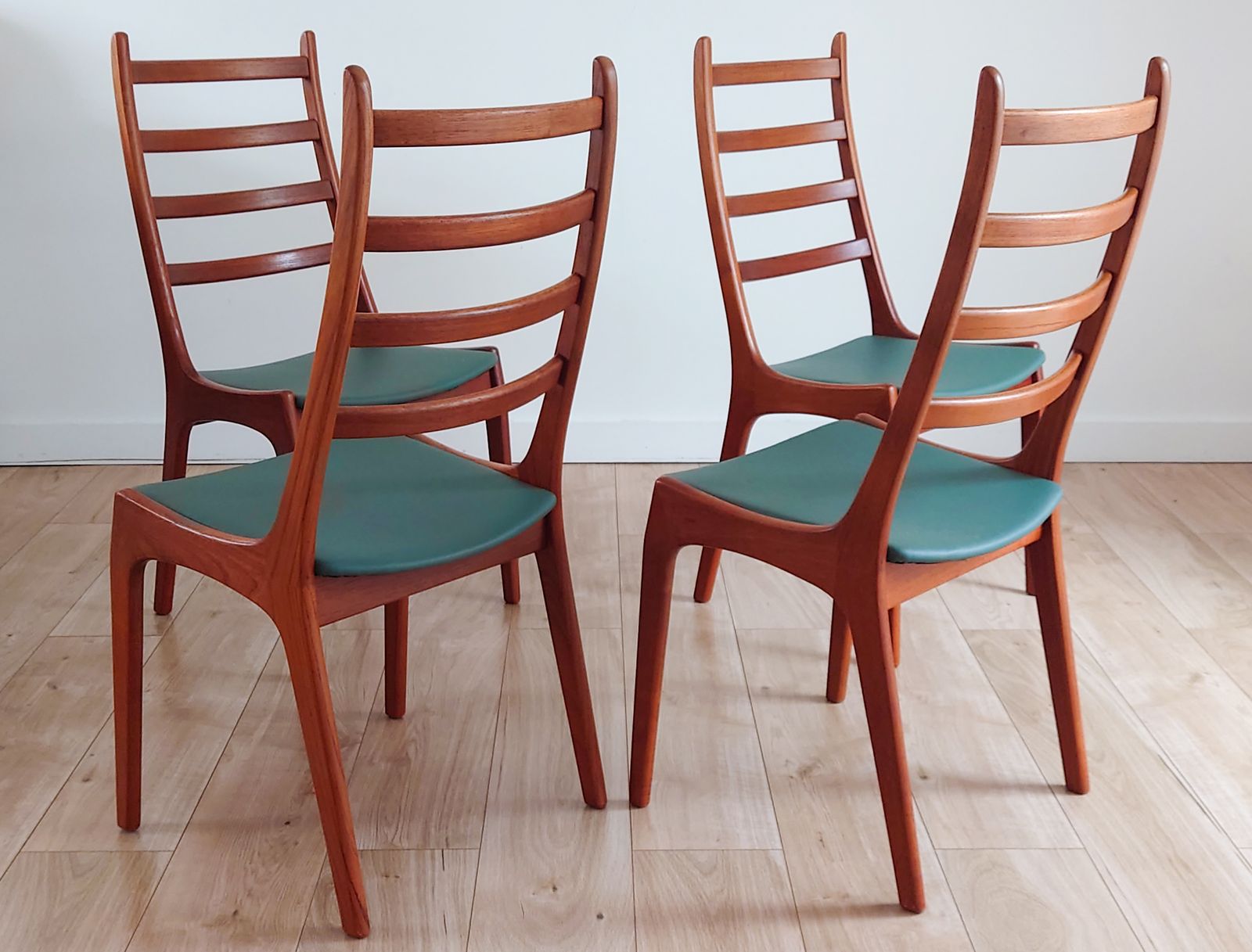 Mid Century Retro Leather Danish Dining Chairs By Kai Kristiansen Set Of 4 photo Furniture