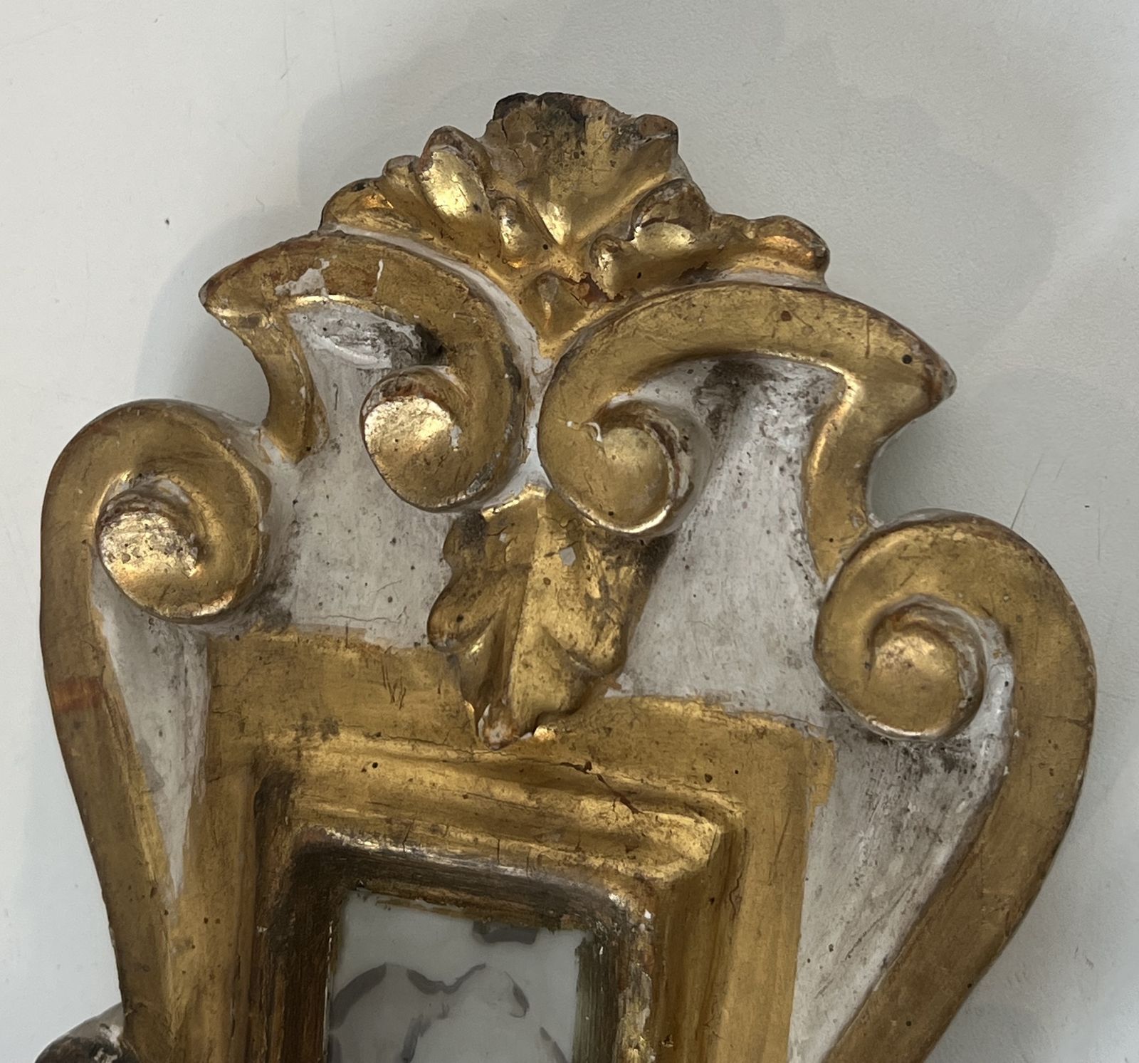 photo furniture Pair Of Wall Lights In Carved Wood And Silver And Gold Patinated Metal With A Mirror In The Center