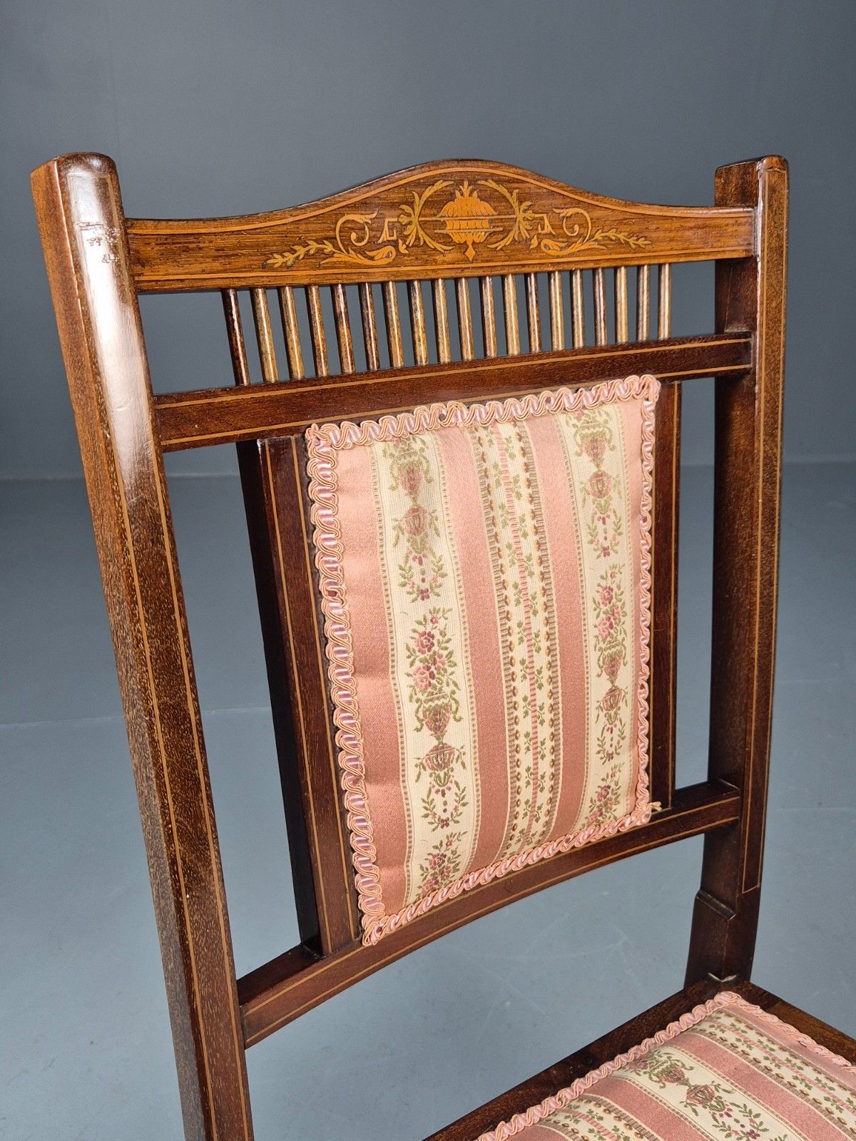 photo vintage 4 Regency Revival Dining Chairs Mahogany Inlay Decoration 20th Cent Eb10224 Vdin