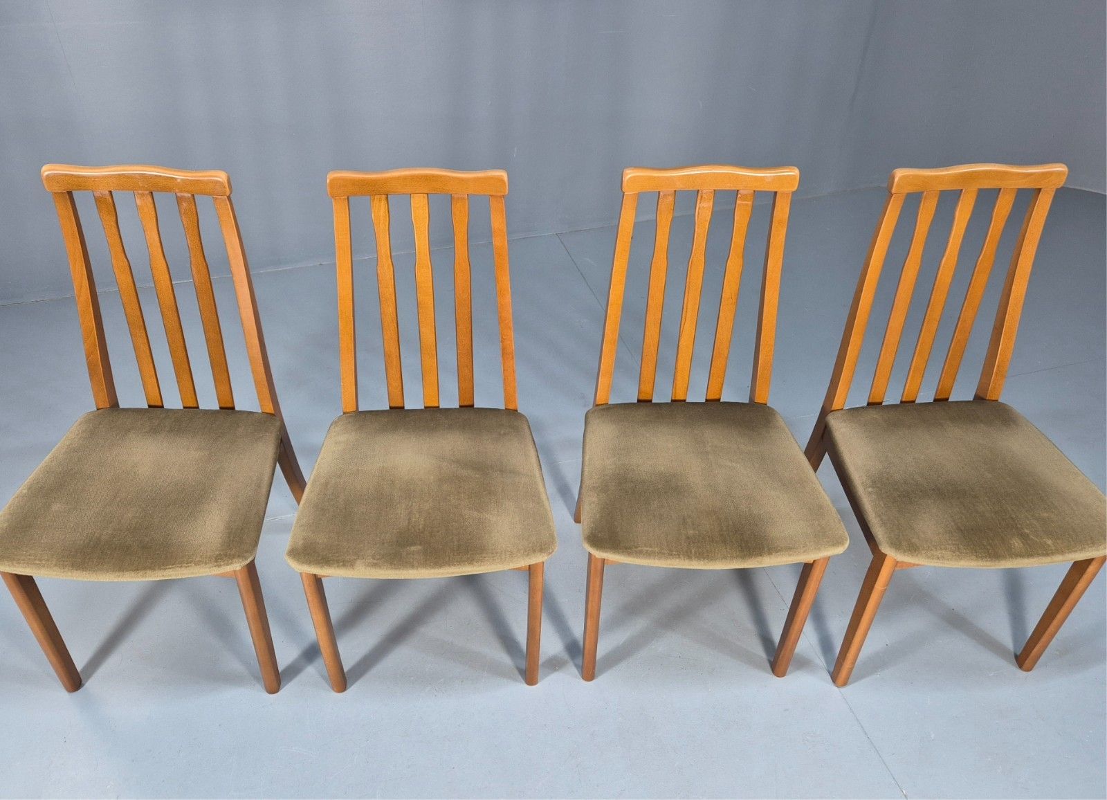photo vintage Eb10162 4 Jentique 1970s Dining Chairs Beech Green Dralon Retro Mdin