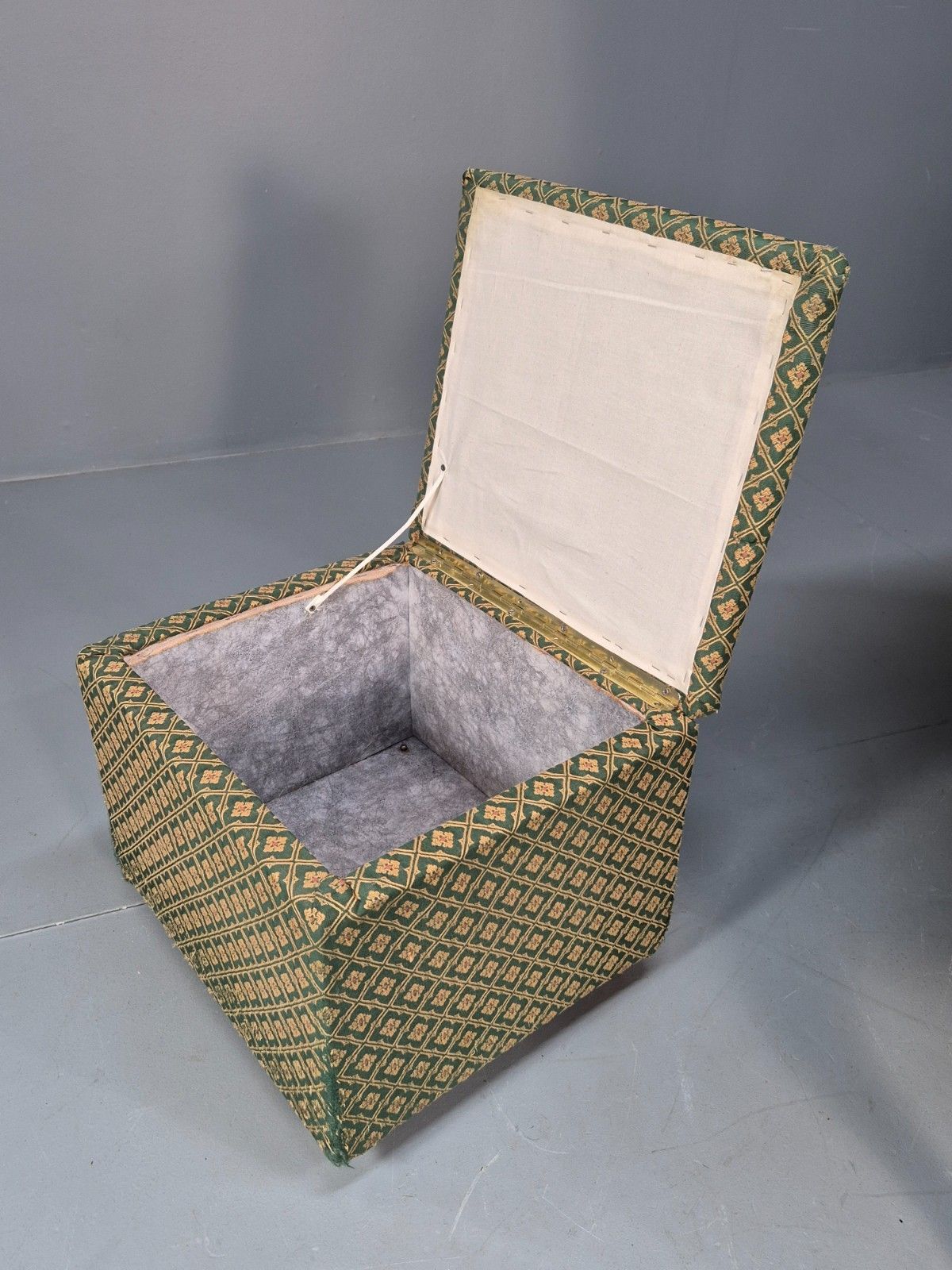 photo furniture Vintage Parker Knoll Style Wingback With Footstool 1970s Green Eb9988 Vclo