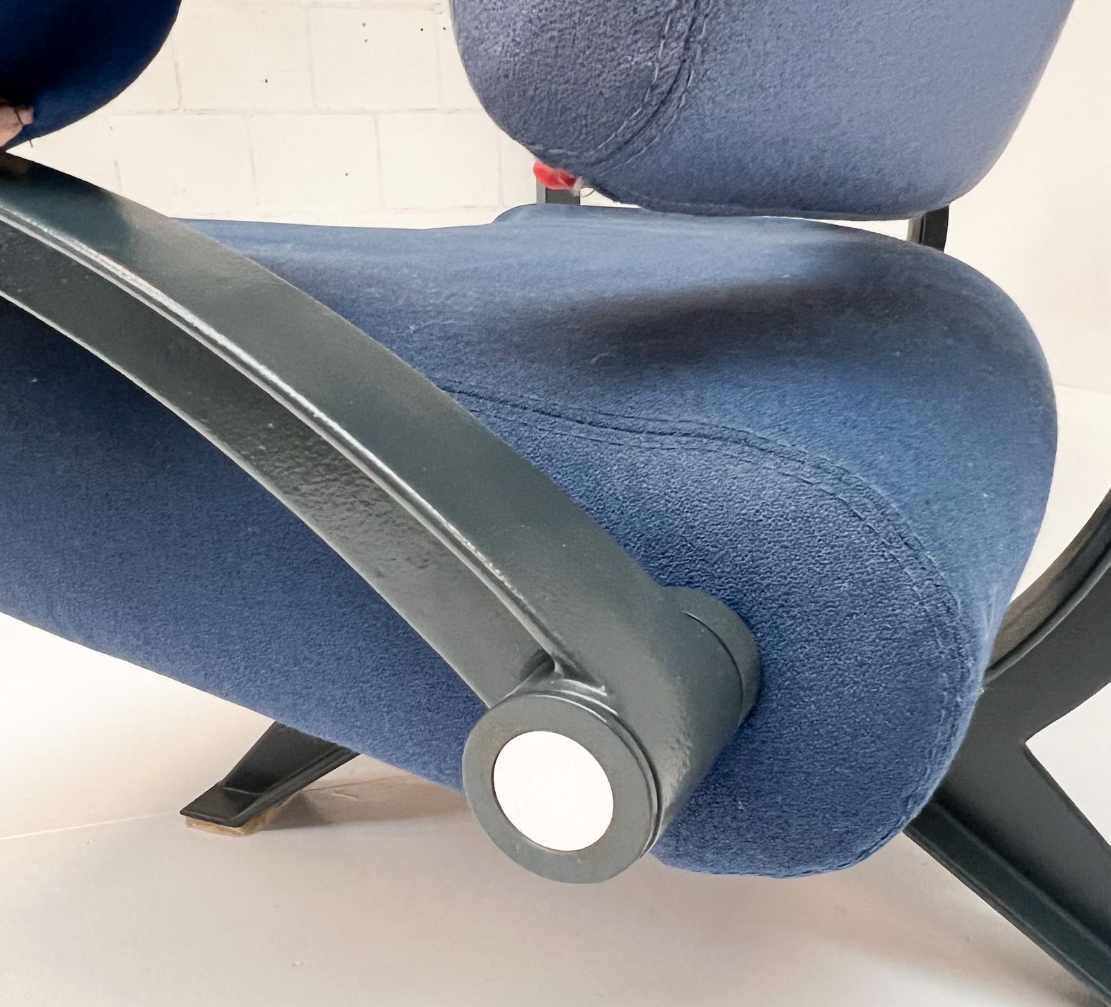 Orbit Sofa By Artifort, 1990’s photo vinterior