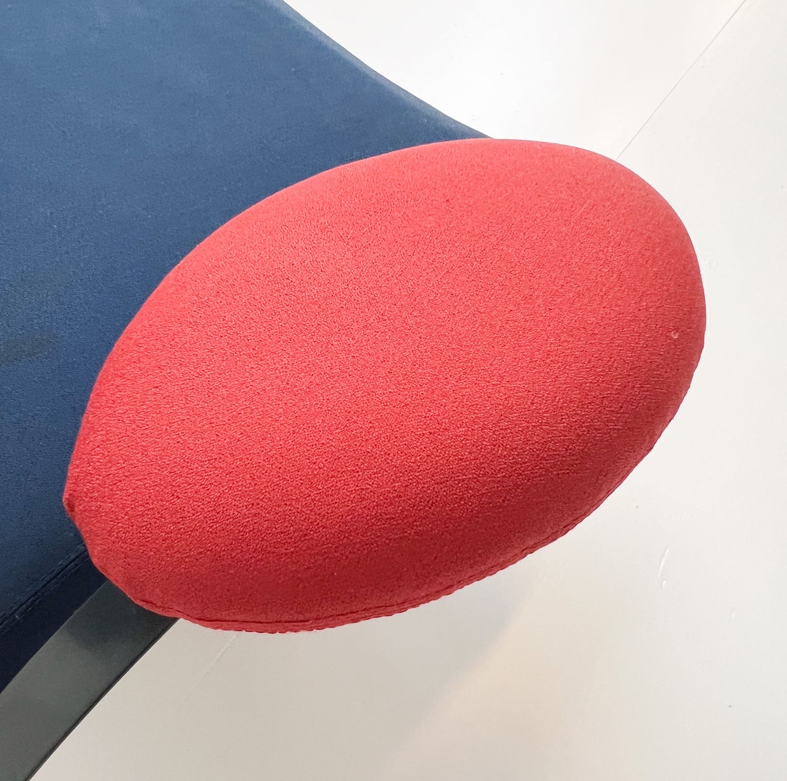 photo furniture Orbit Sofa By Artifort, 1990’s