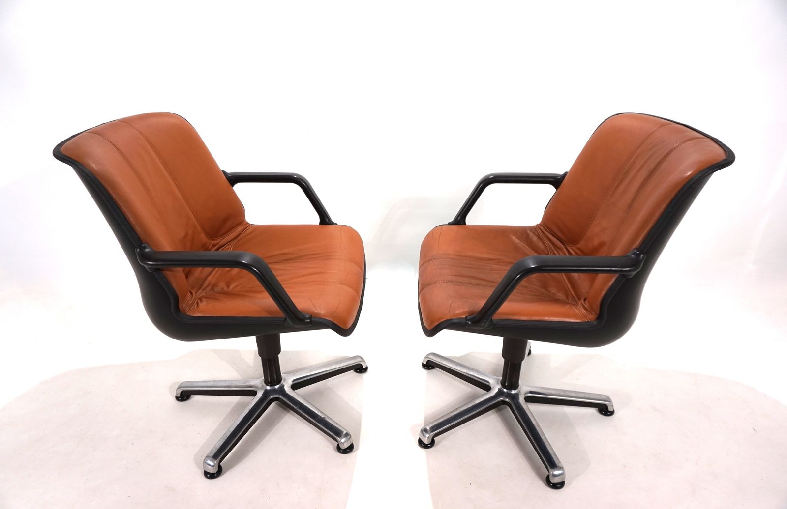 photo buy Set Of Two Fröscher Office Chairs By Burkhard Vogtherr, 1970