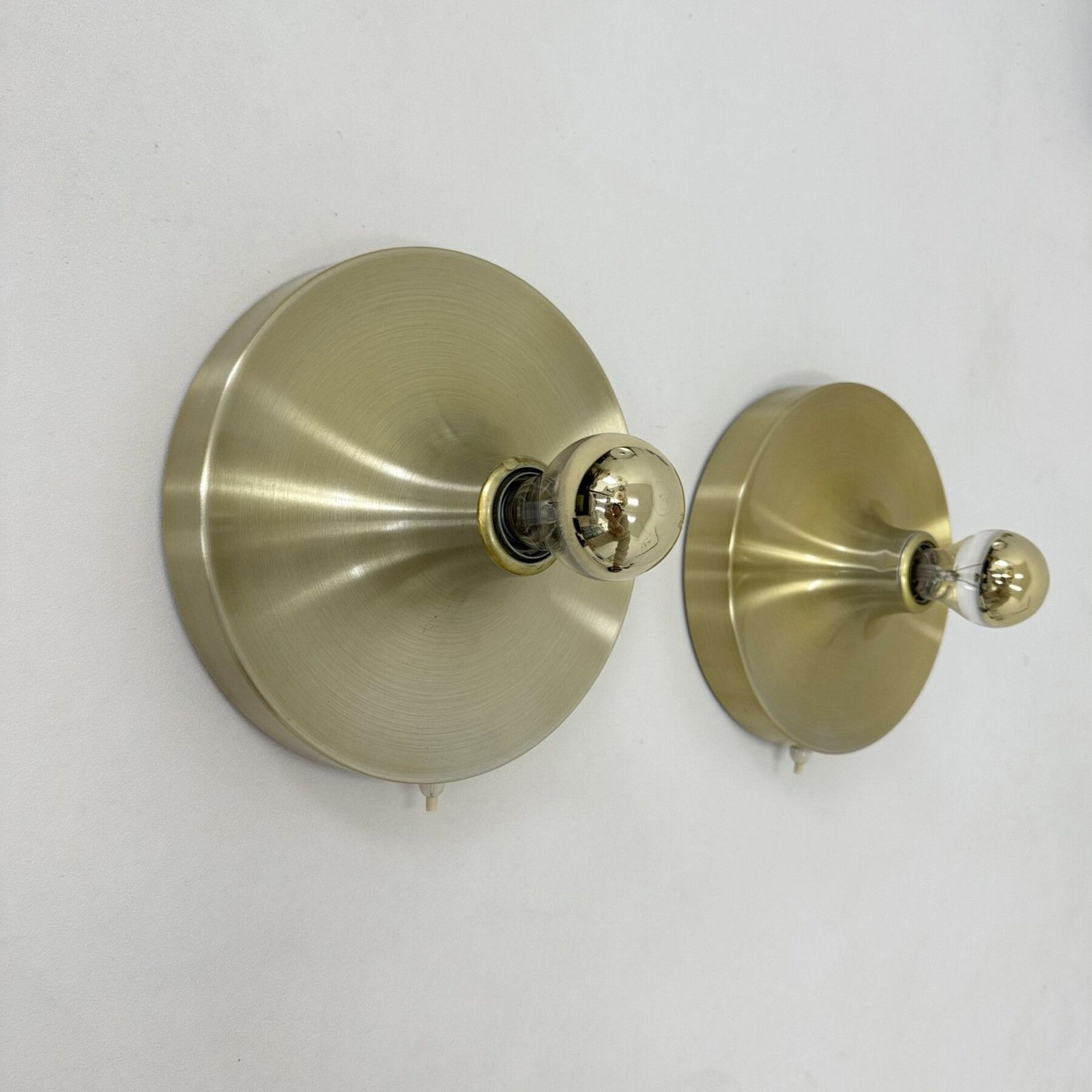 photo furniture Mid Century Design Honsel Space Age Disc Lamp, Jaren 1970, Toegeschreven Aan Charlotte Perriand Voor Les Arcs