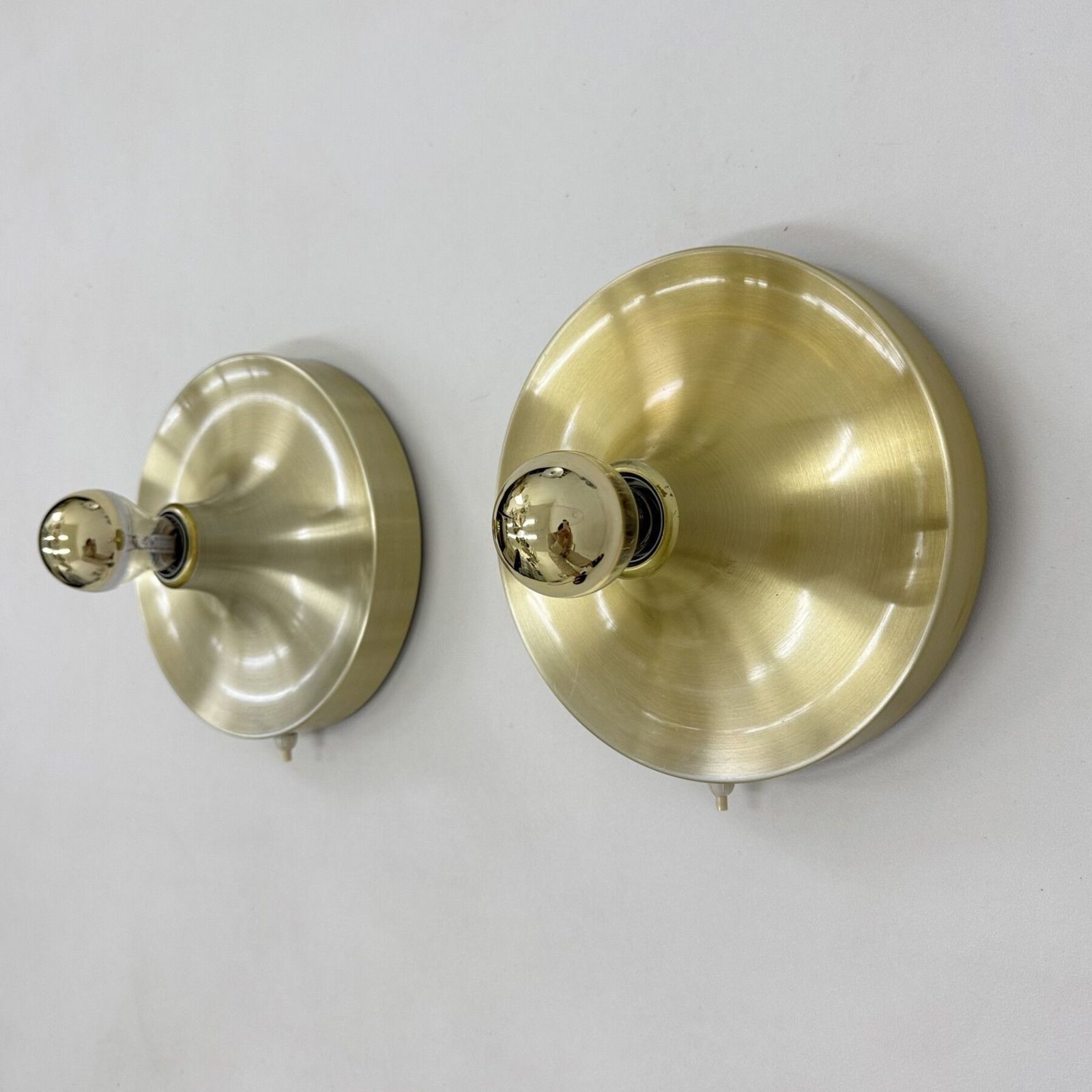 photo vintage Mid Century Design Honsel Space Age Disc Lamp, Jaren 1970, Toegeschreven Aan Charlotte Perriand Voor Les Arcs