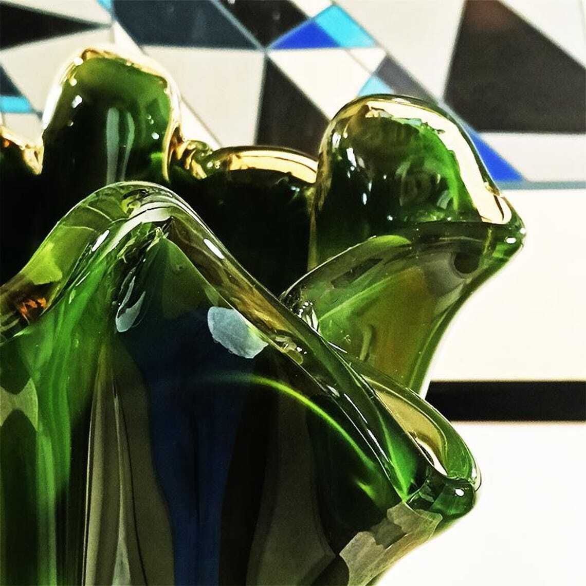 Stunning Glossy Green Jacketed Vase In Hand Worked Murano Glass. Made In Italy. photo 290.0