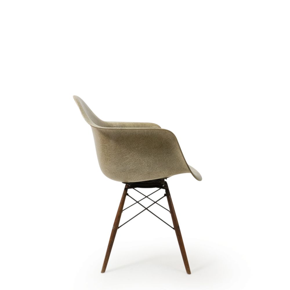 Paw Swivel Base Armchair By Charles & Ray Eames For Zenith Plastics, 1940s photo Furniture