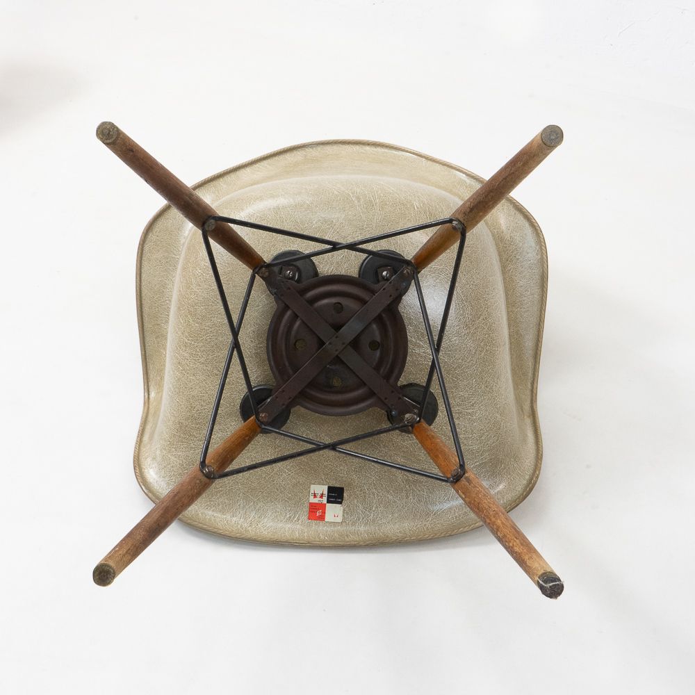 photo for sale Paw Swivel Base Armchair By Charles & Ray Eames For Zenith Plastics, 1940s
