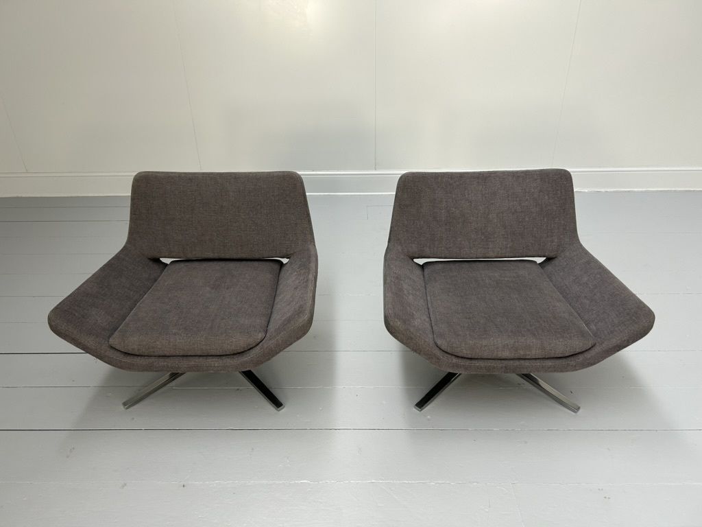 Pair Of B&B Italia “Metropolitan Me84” Armchairs – In Mid Grey Fabric photo vinterior