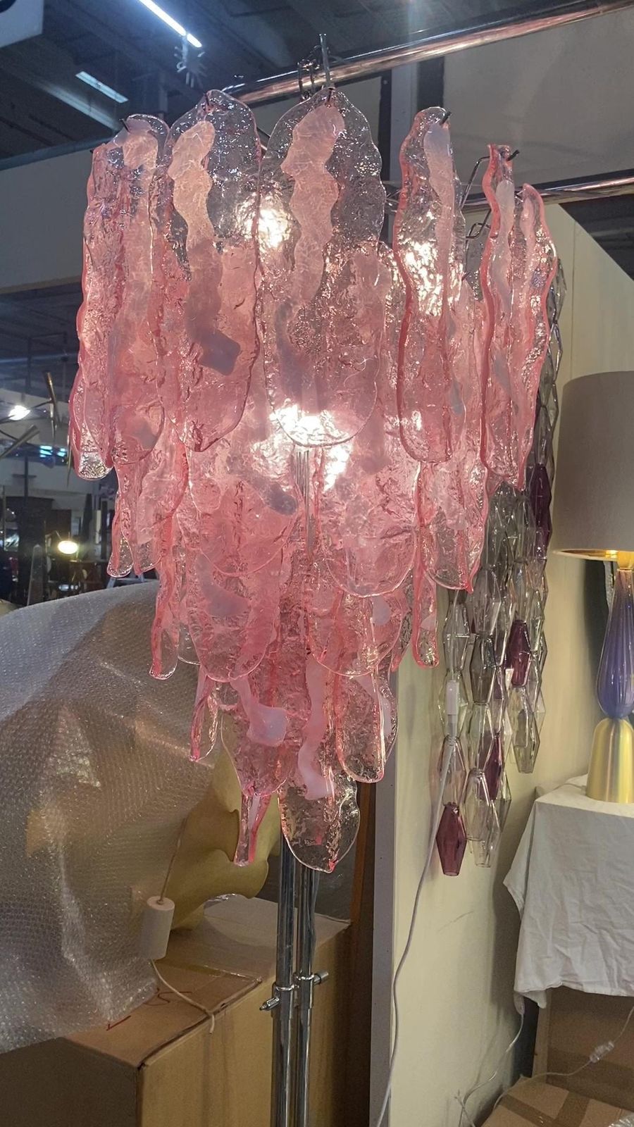 Contemporary Ivenetian Pink “Fiamme Flames” Murano Glass Chandelier photo vinterior