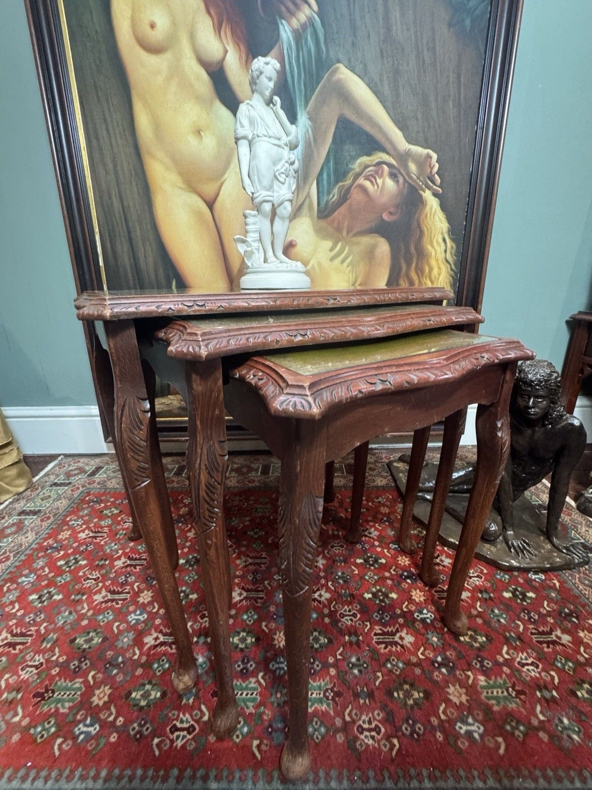 225.0 Regency Queen Anne Style Nest Of Three Tables In Rich Mahogany photo